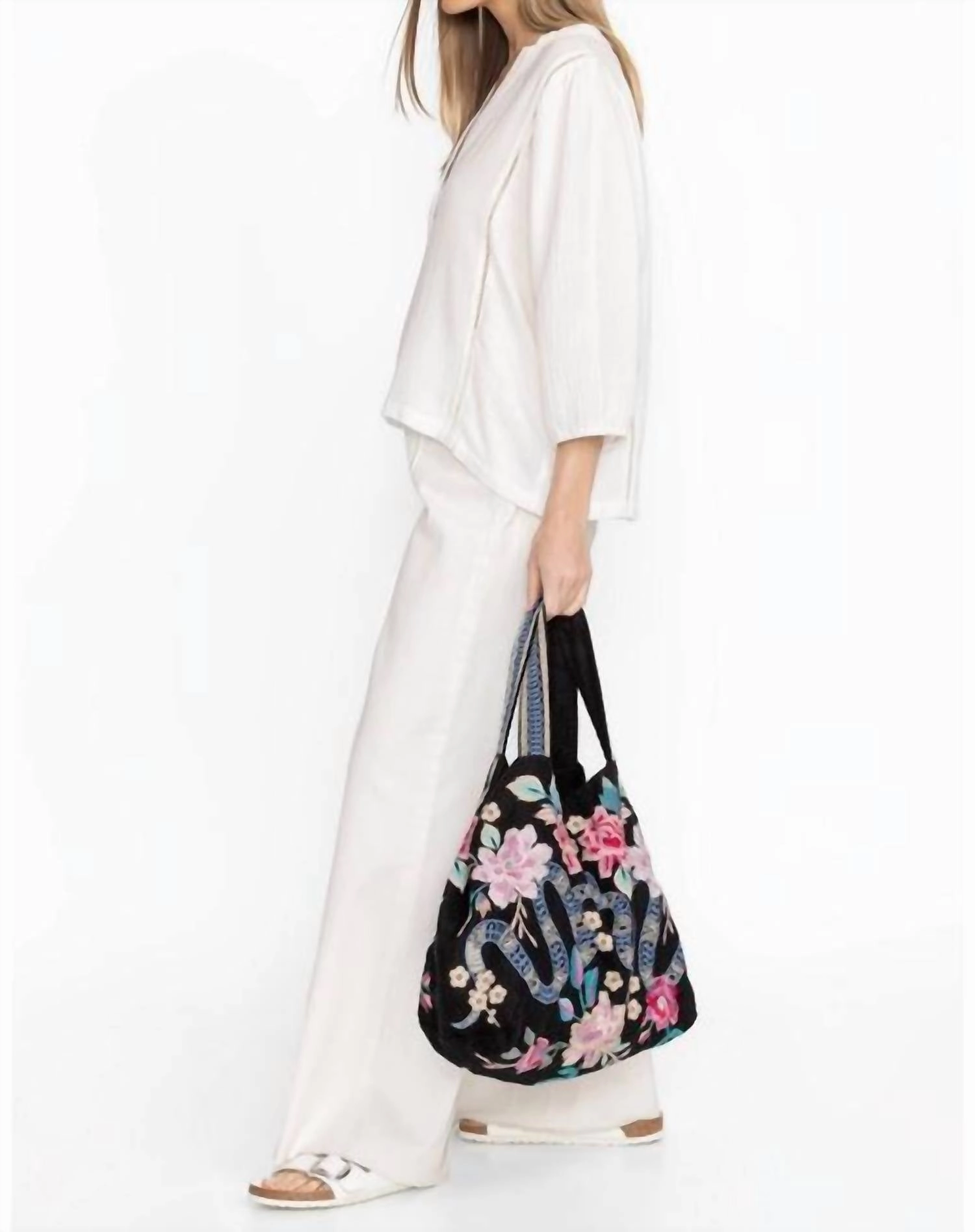 Edie Linen Tote Bag In Black