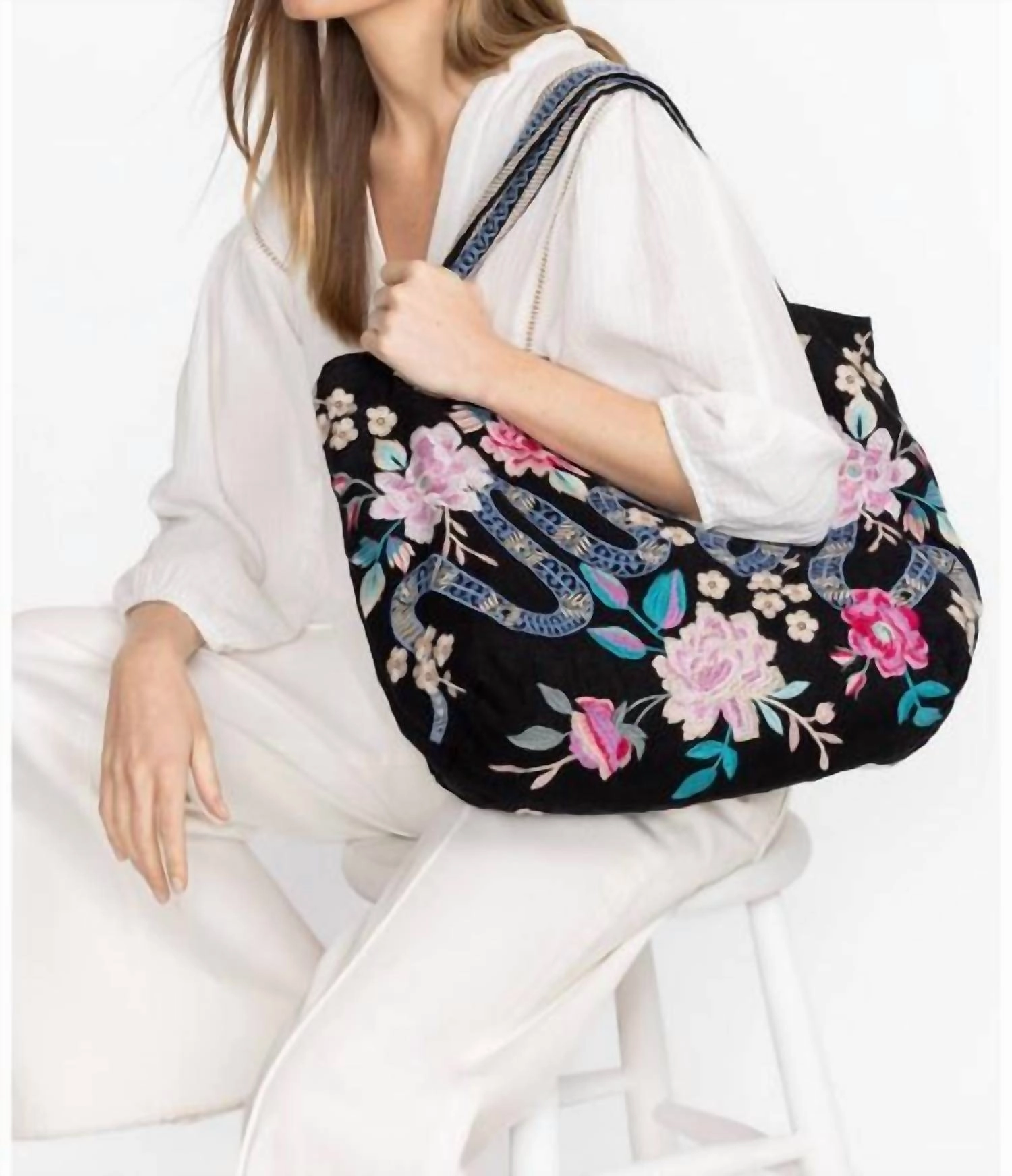 Edie Linen Tote Bag In Black