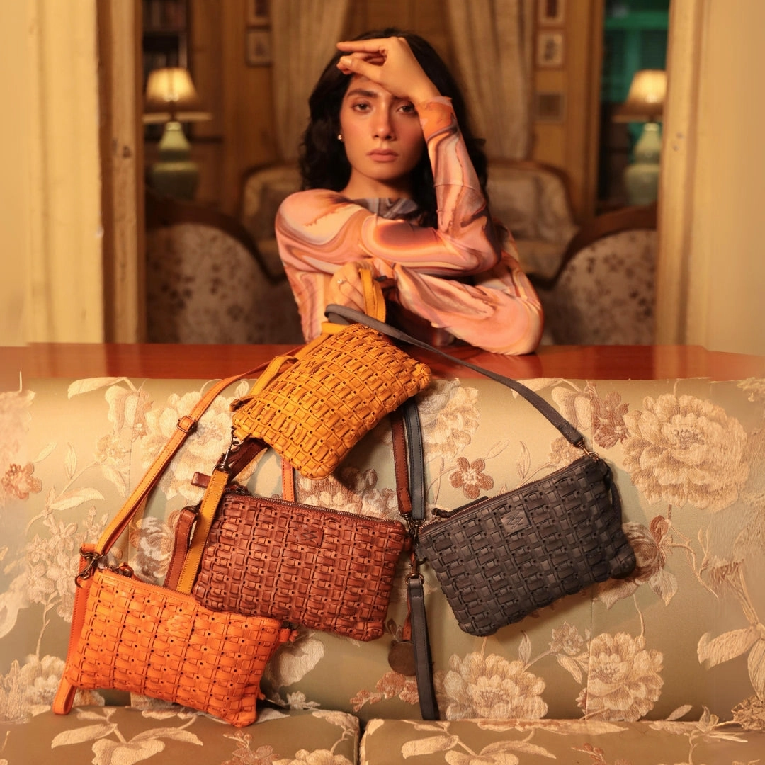 Erica - The Small Sling Bag -Burnt Orange
