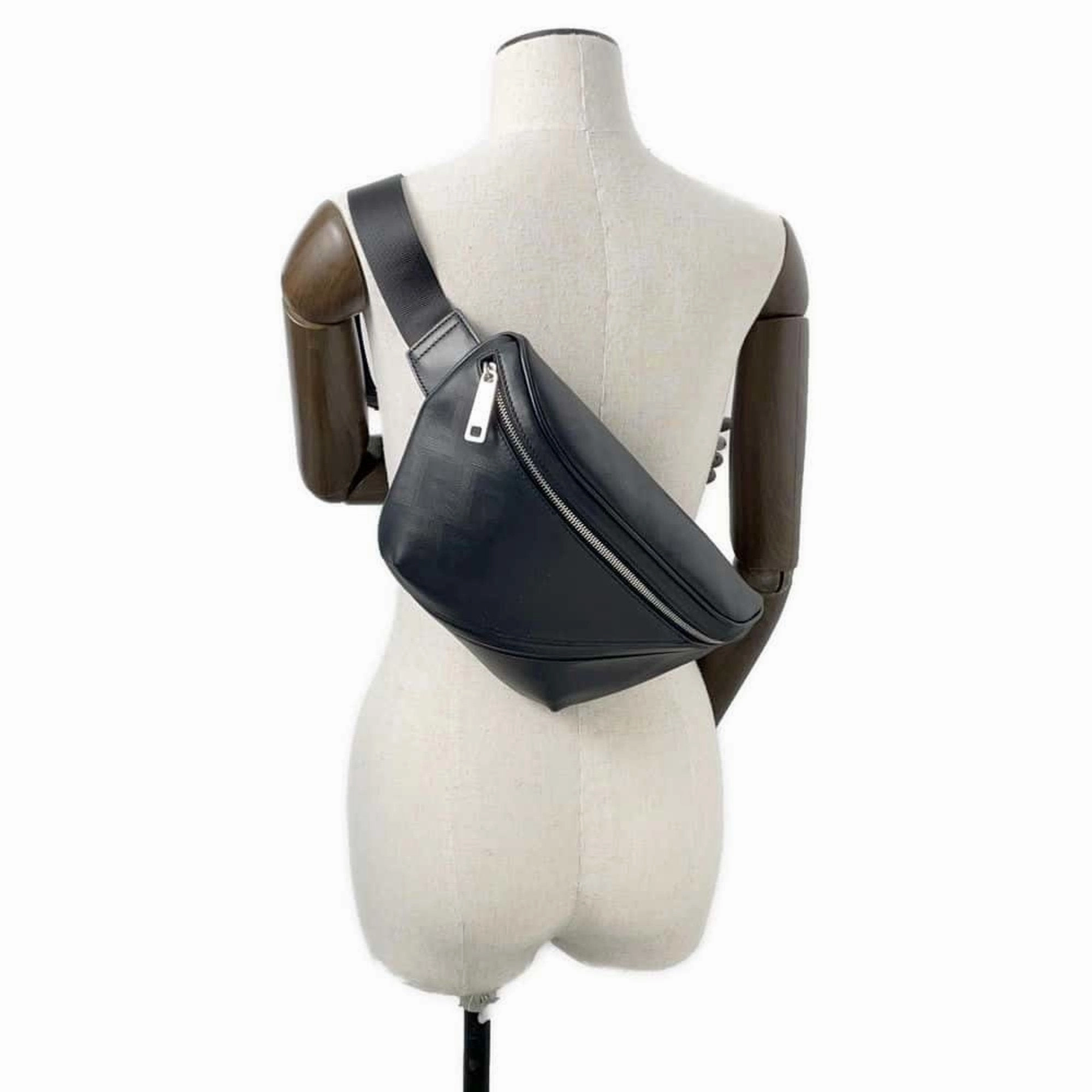 Fendi Leather Sling Bag (Pre-Owned)
