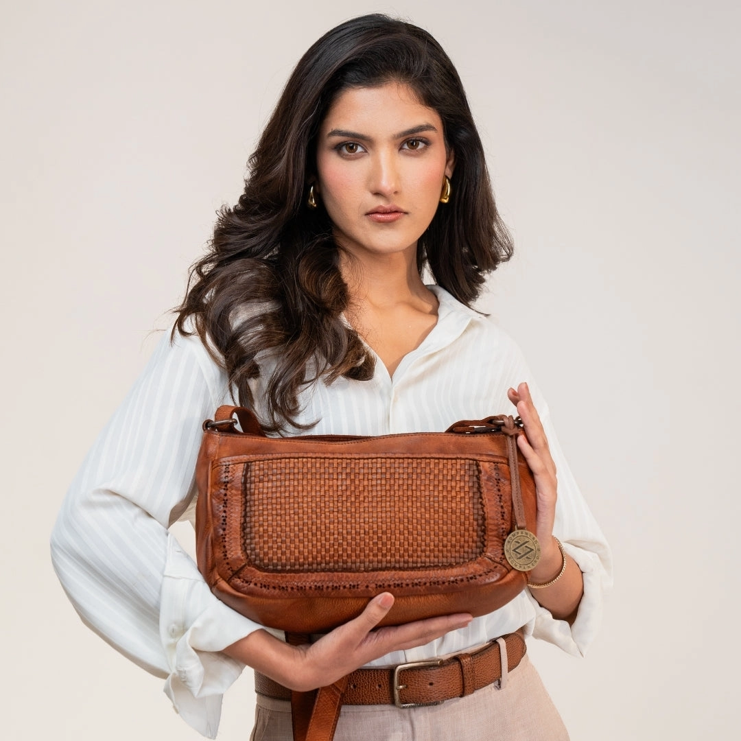 Fika - The Sling Bag -Cognac