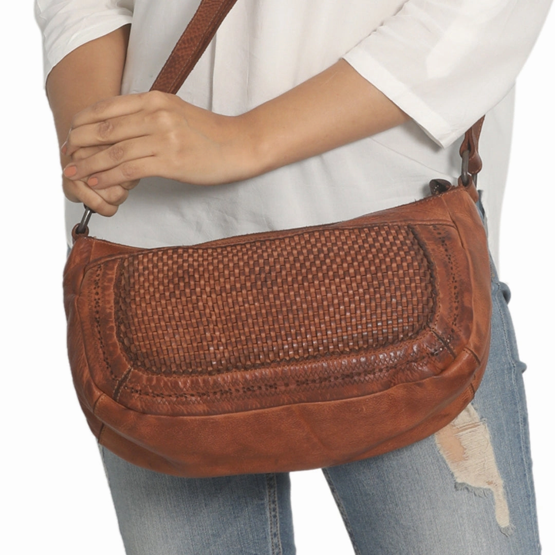 Fika - The Sling Bag -Cognac