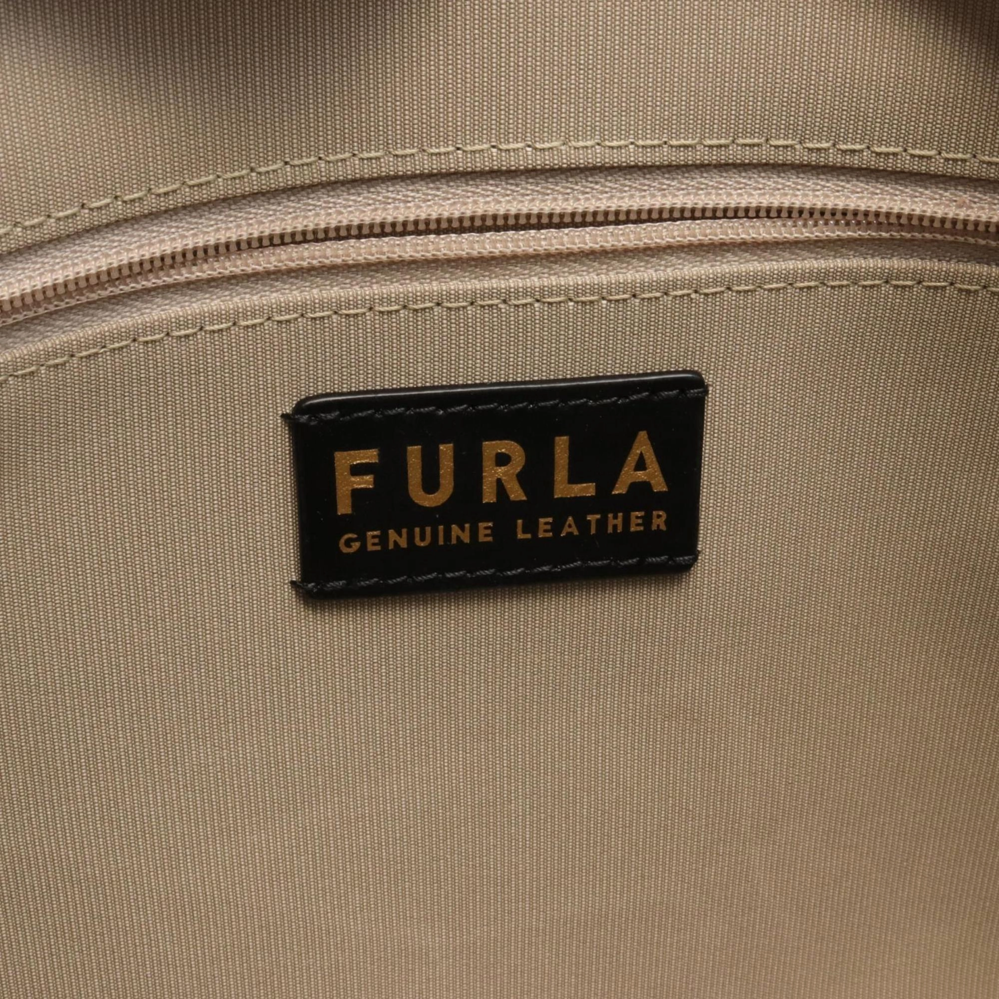 Furla  Leather Tote Bag (Pre-Owned)