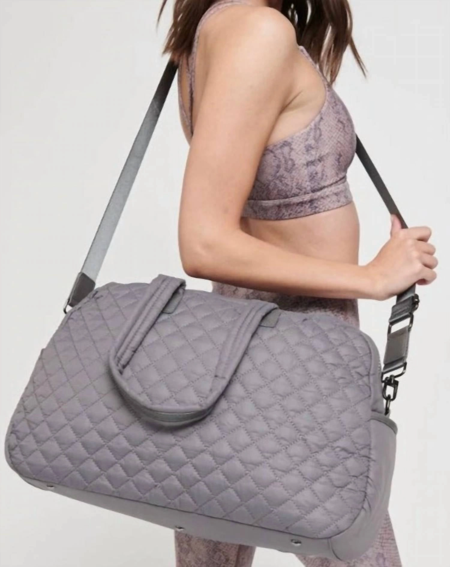 Getaway Duffle Bag In Taupe Gray