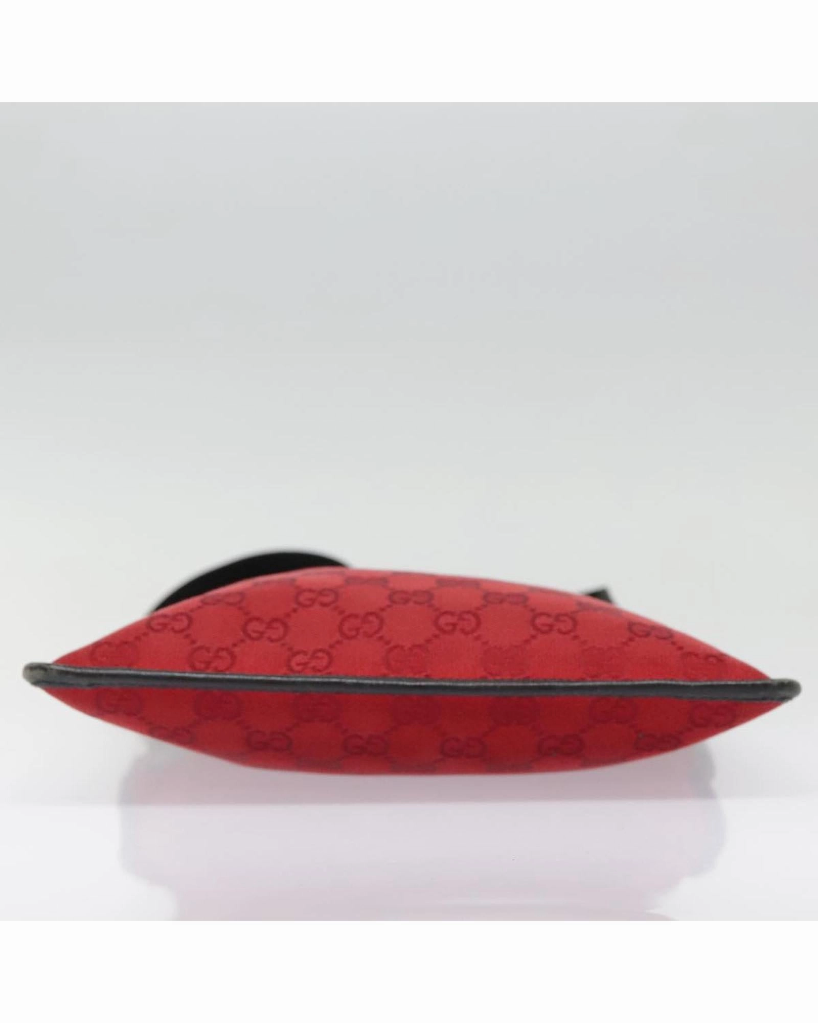 GG Canvas Shoulder Bag in Canvas Material