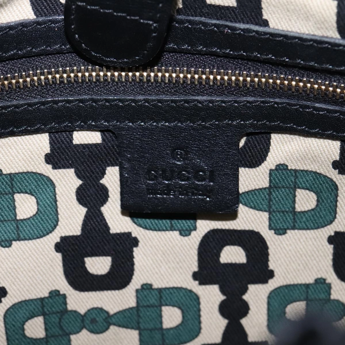 GG Marmont Leather Shoulder Bag