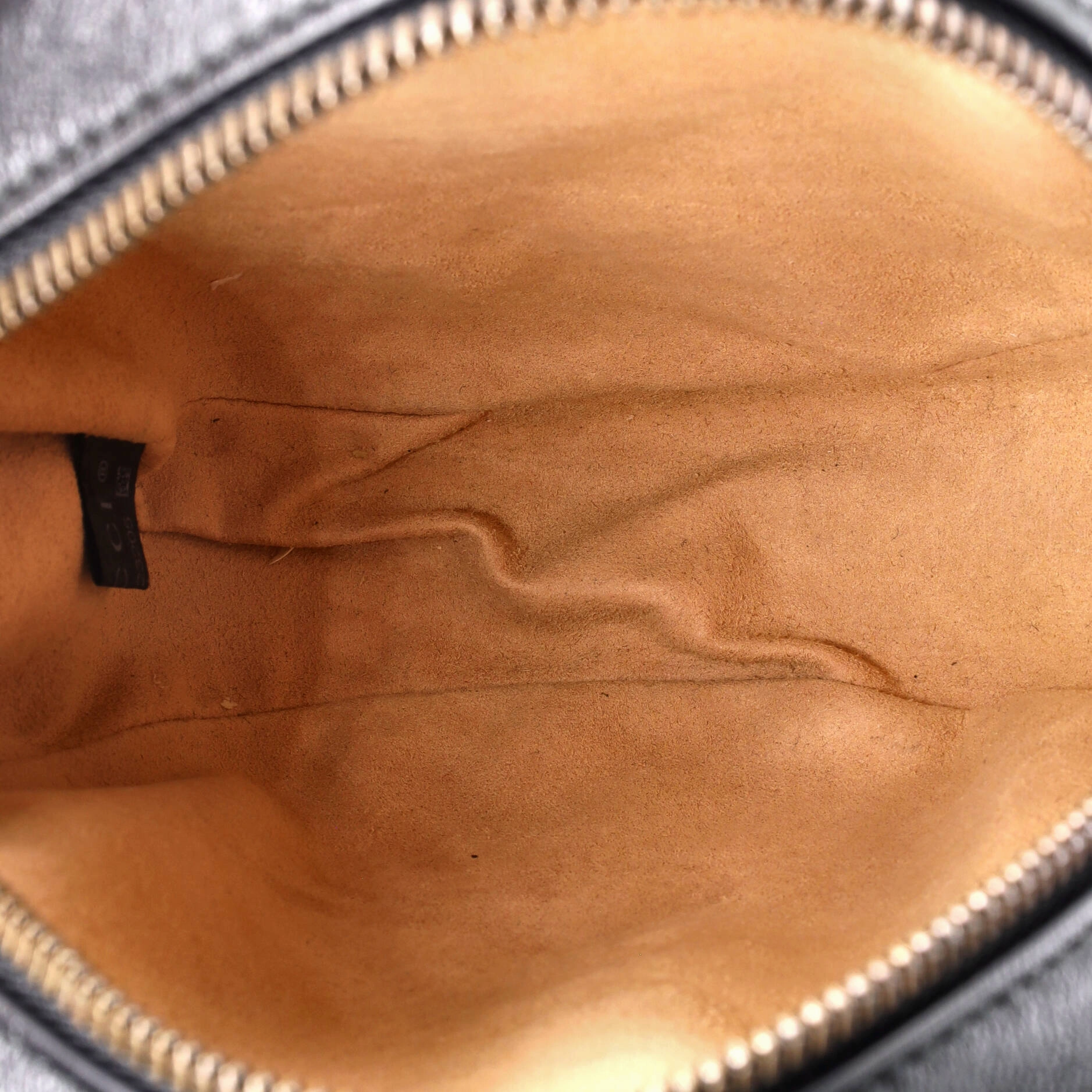 GG Marmont Round Shoulder Bag Matelasse Leather Mini