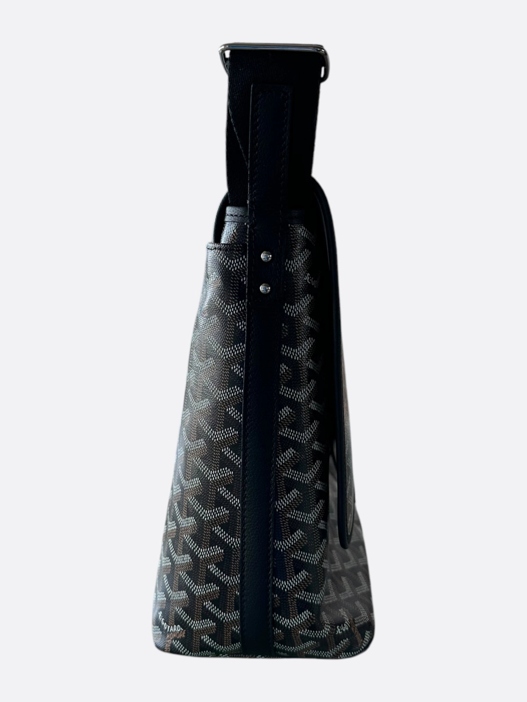 Goyard Black Capetien MM Messenger Bag