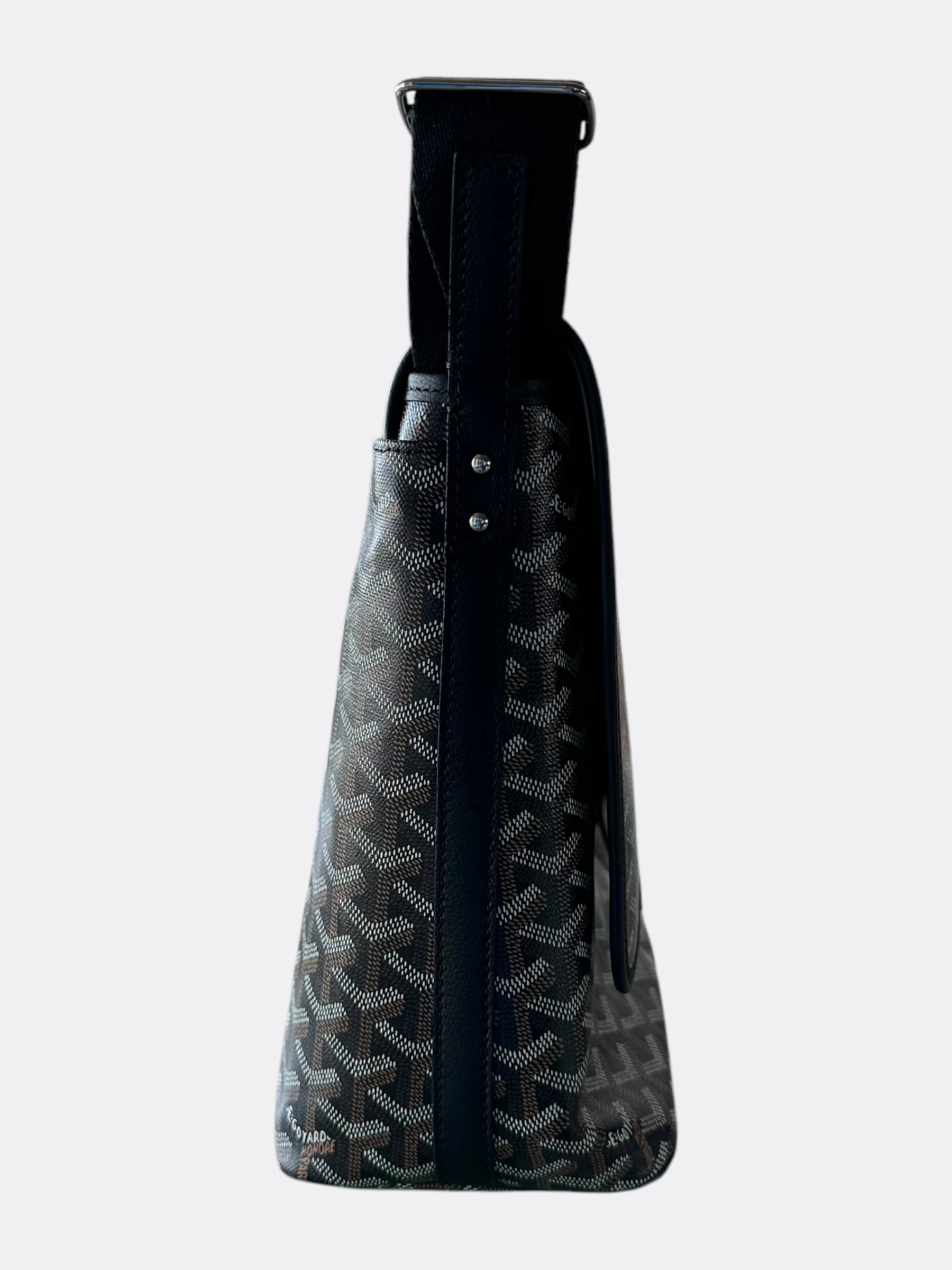 Goyard Black Capetien MM Messenger Bag