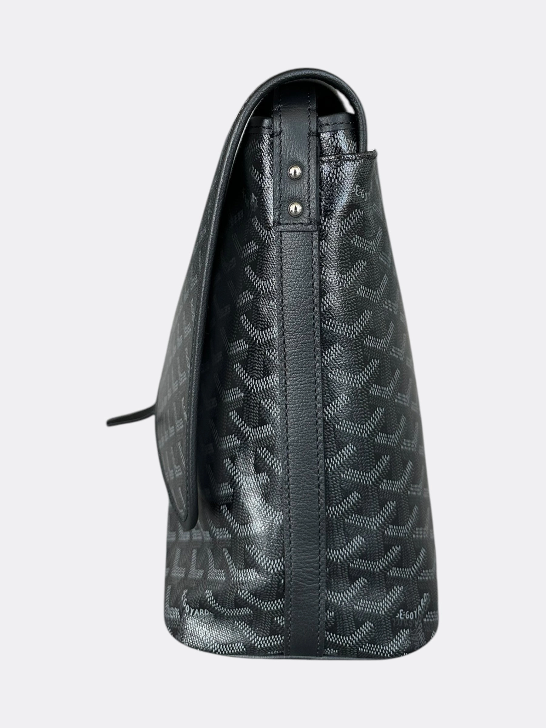Goyard Jet Black Capetien MM Messenger Bag