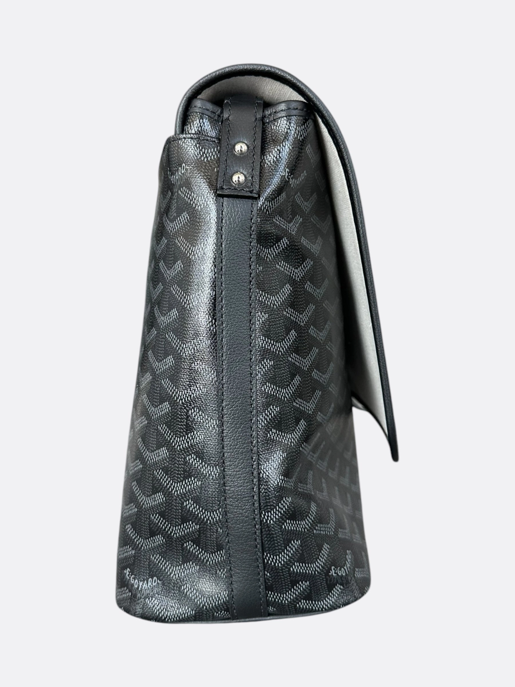 Goyard Jet Black Capetien MM Messenger Bag