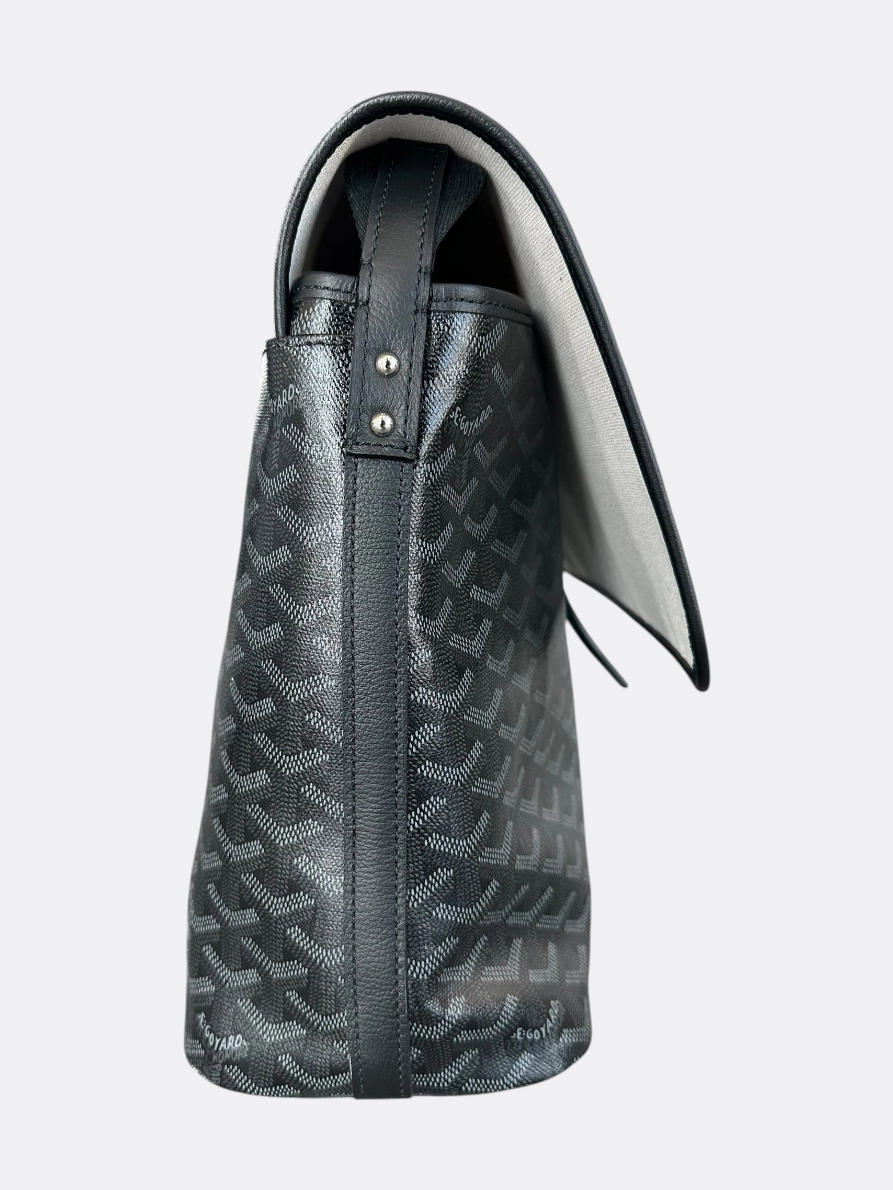 Goyard Jet Black Capetien MM Messenger Bag