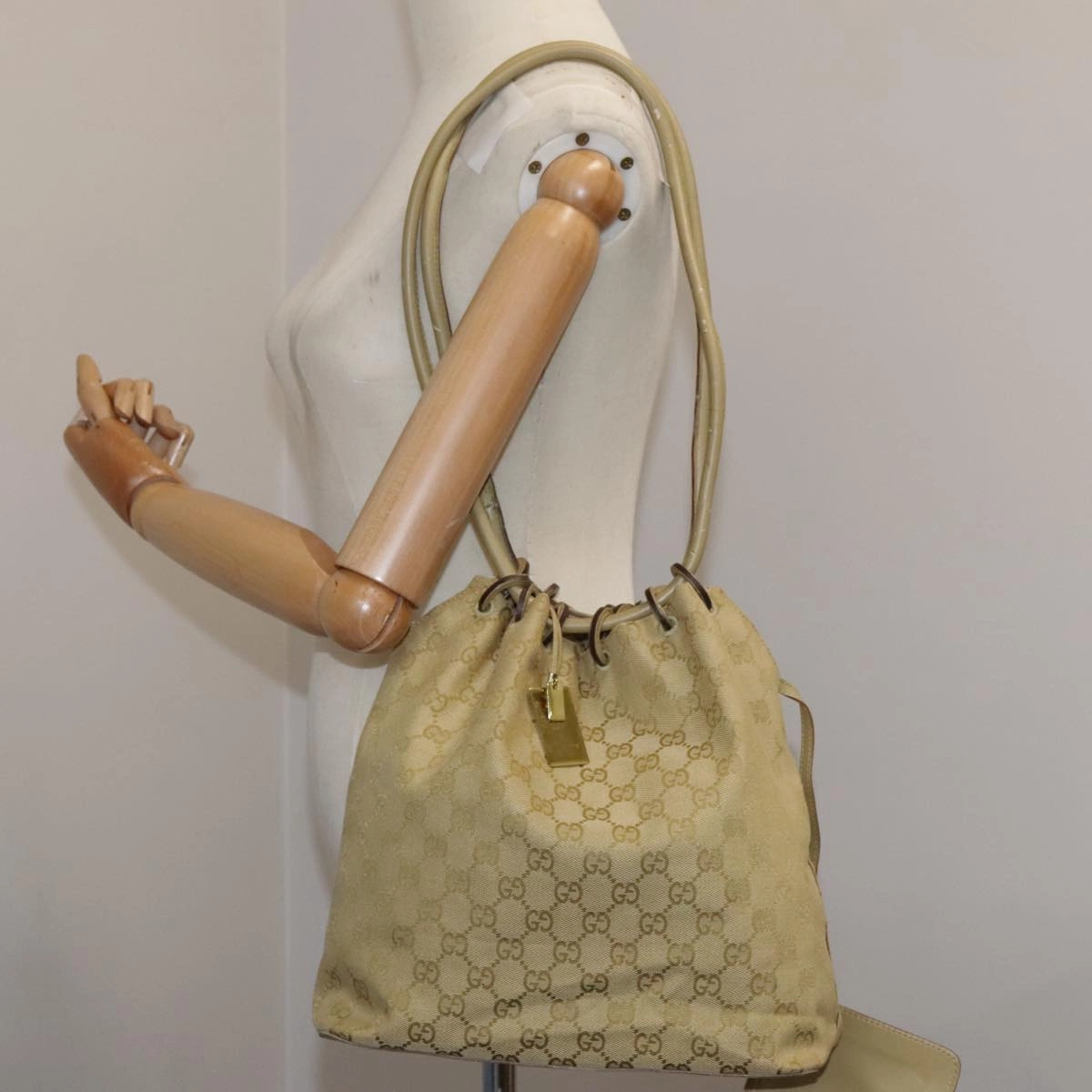 Gucci Beige Canvas Shoulder Bag ()