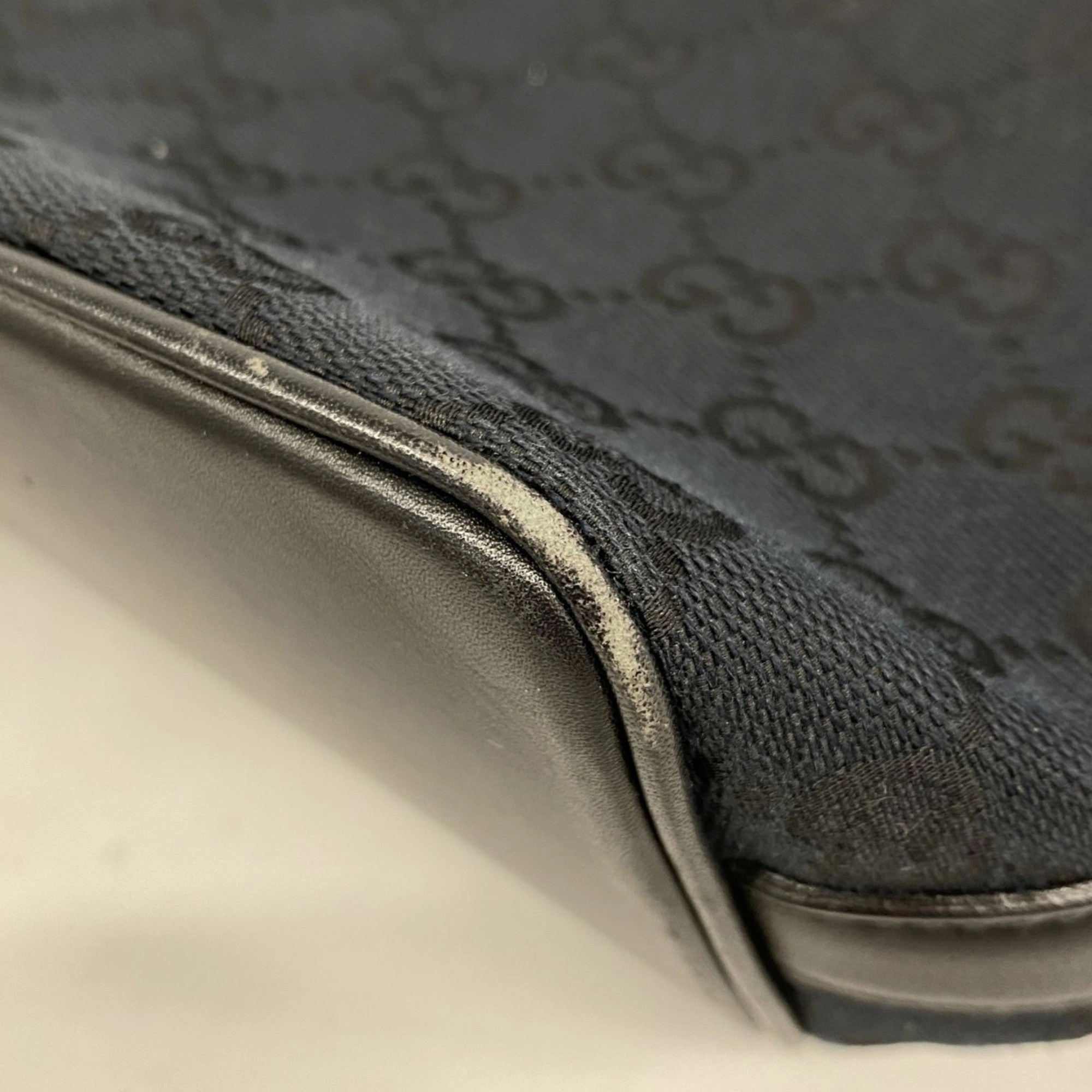 Gucci Black Canvas Shoulder Bag ()