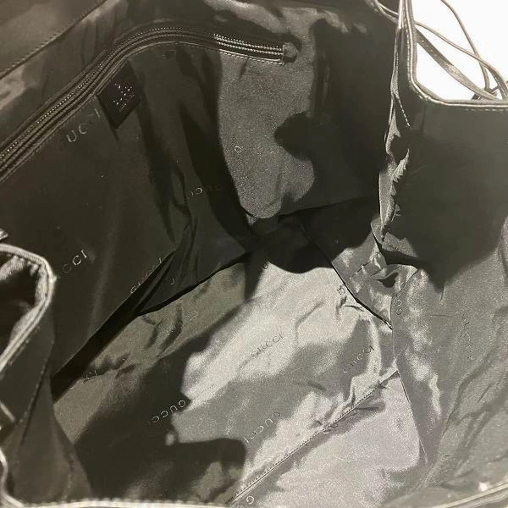 Gucci Black Nylon Shoulder Bag ()