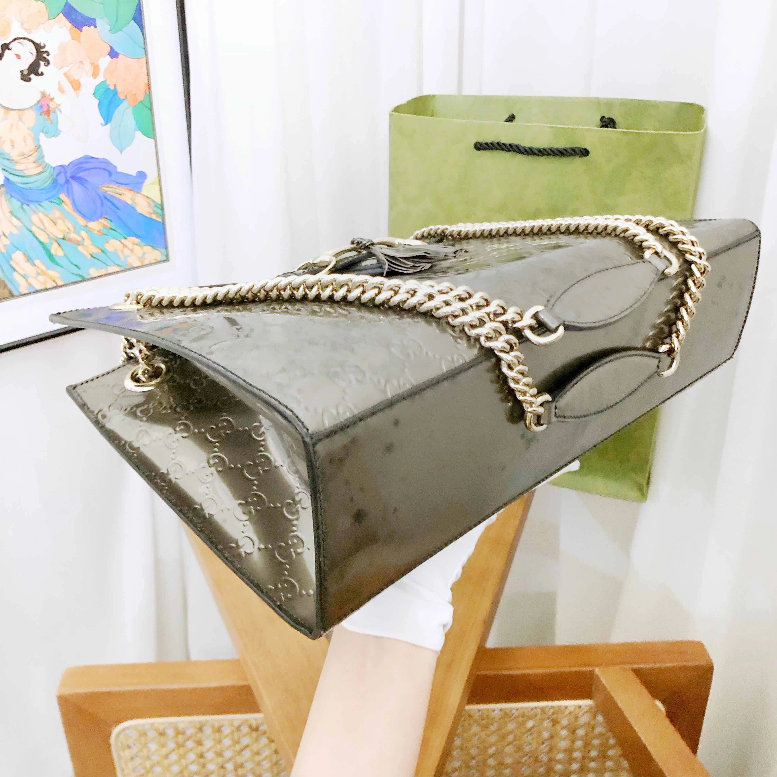 Gucci Emily Chain Bag in Silver Metallic Leather - Preloved Shoulder Bag