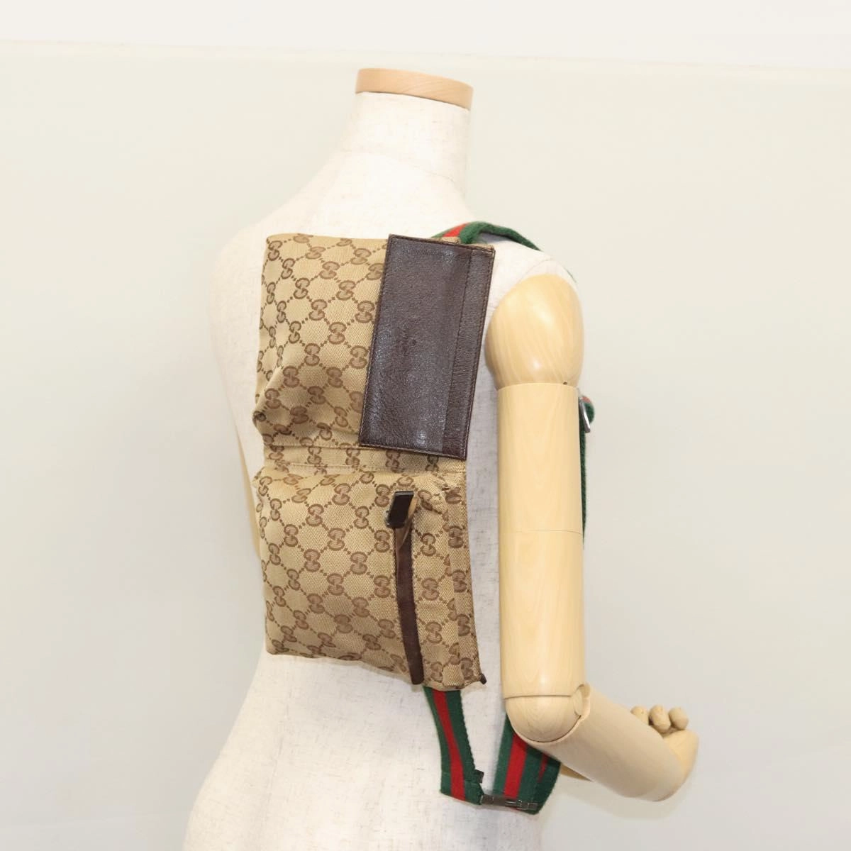 Gucci Gg Canvas Beige Canvas Shoulder Bag ()