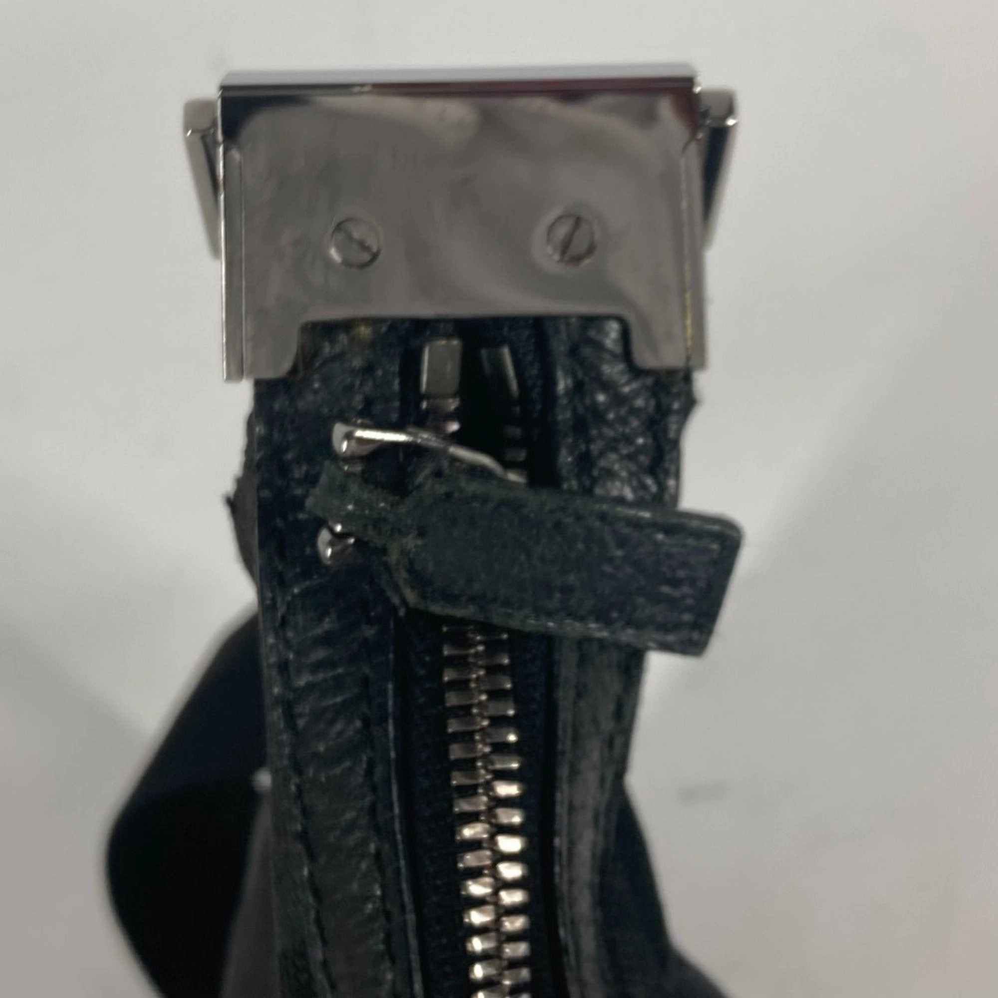 Gucci Gg Canvas  Canvas Shoulder Bag ()