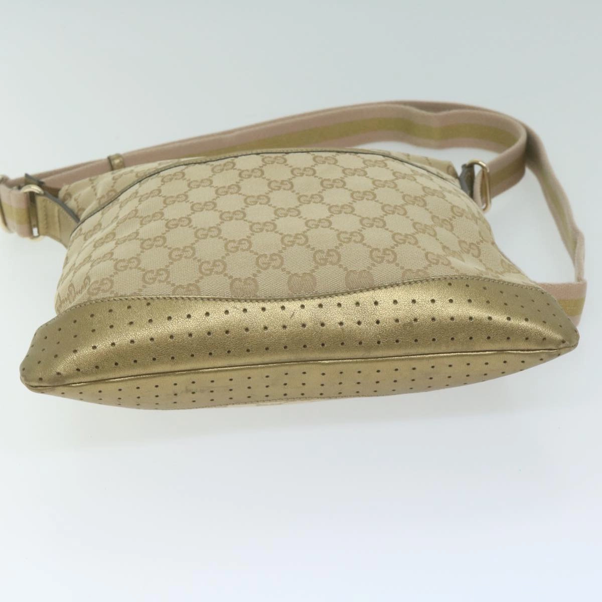 Gucci Gg Canvas  Canvas Shoulder Bag ()