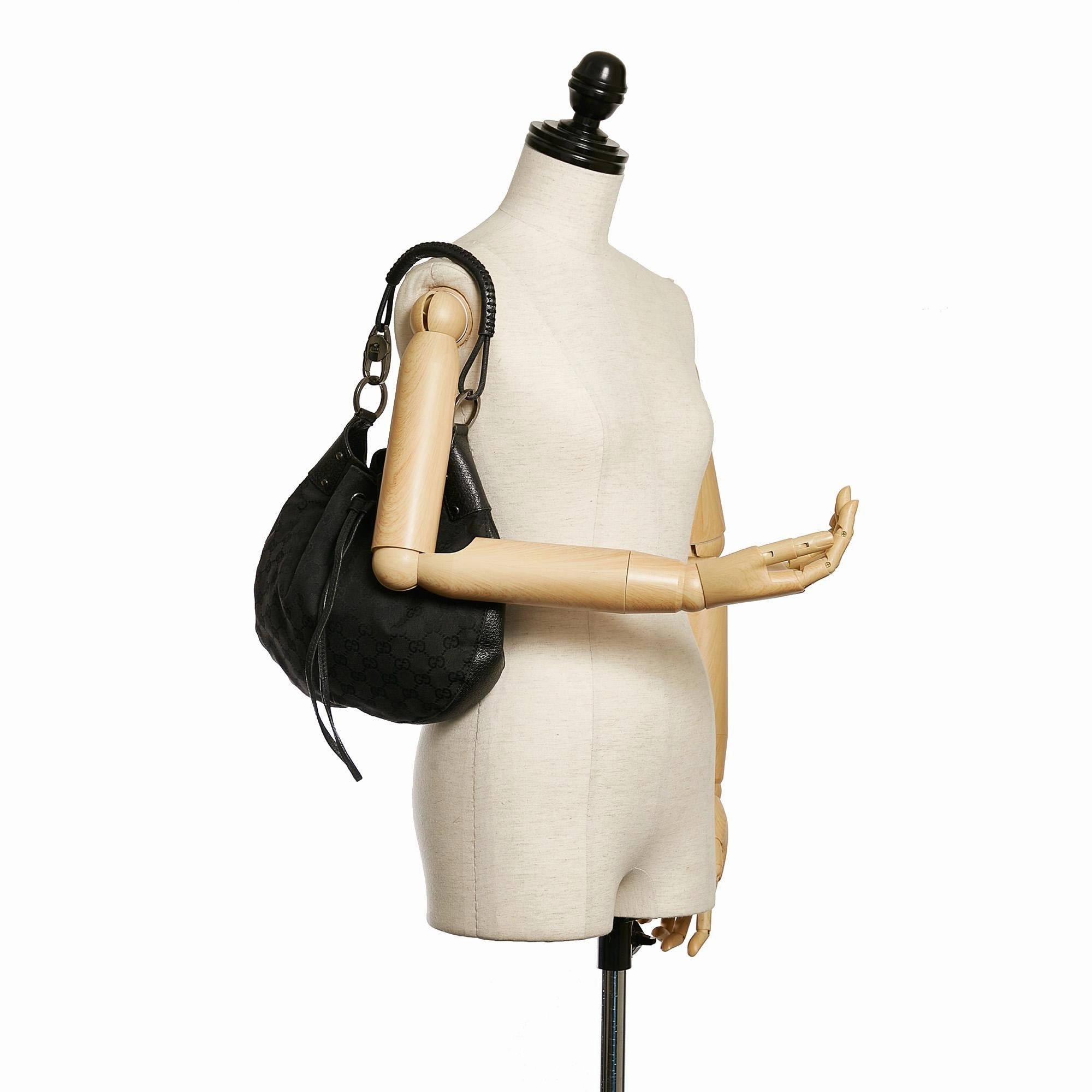 Gucci GG Canvas Drawstring Shoulder Bag (SHG-32220)