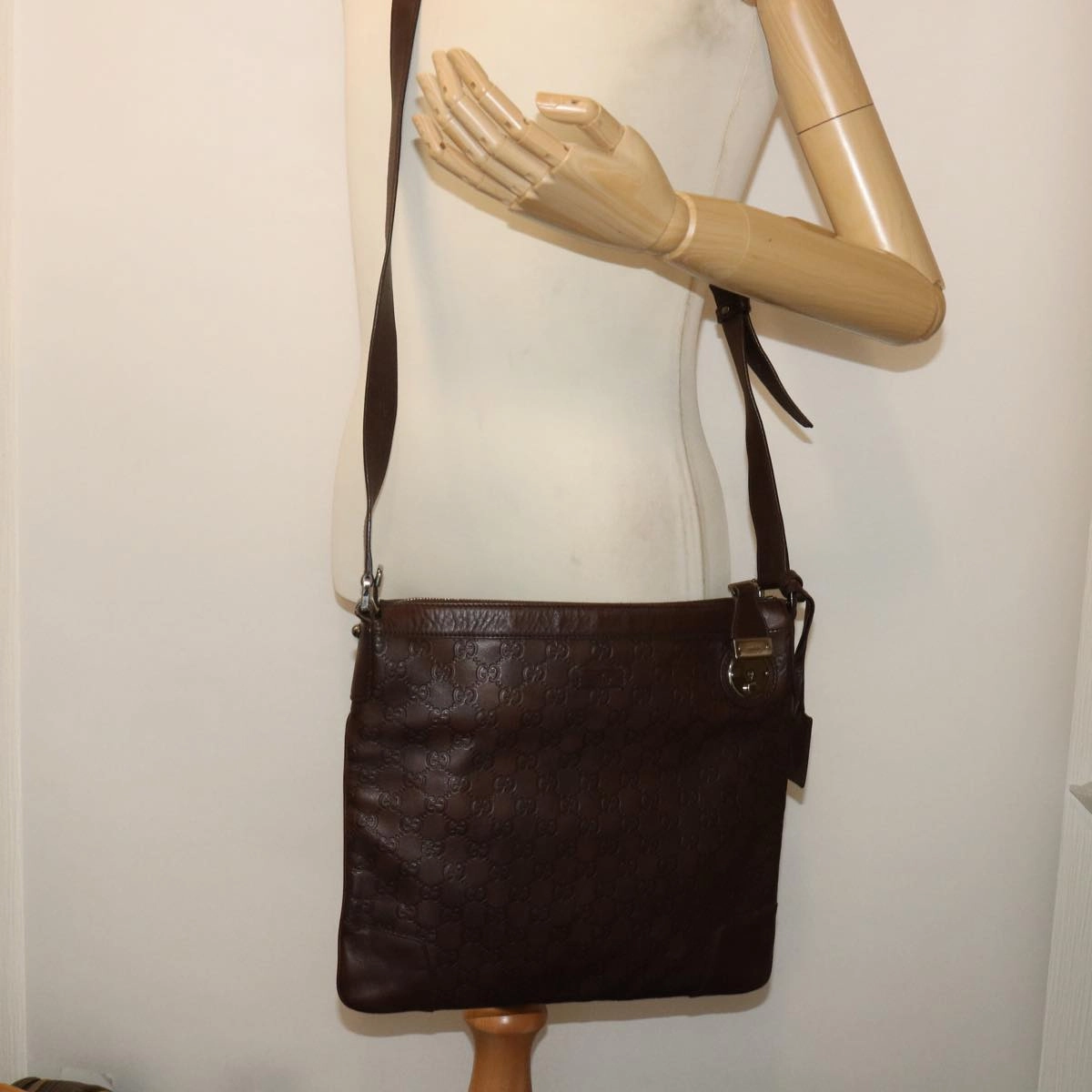 GUCCI GG Canvas Guccissima Shoulder Bag Brown 148476  ki3279