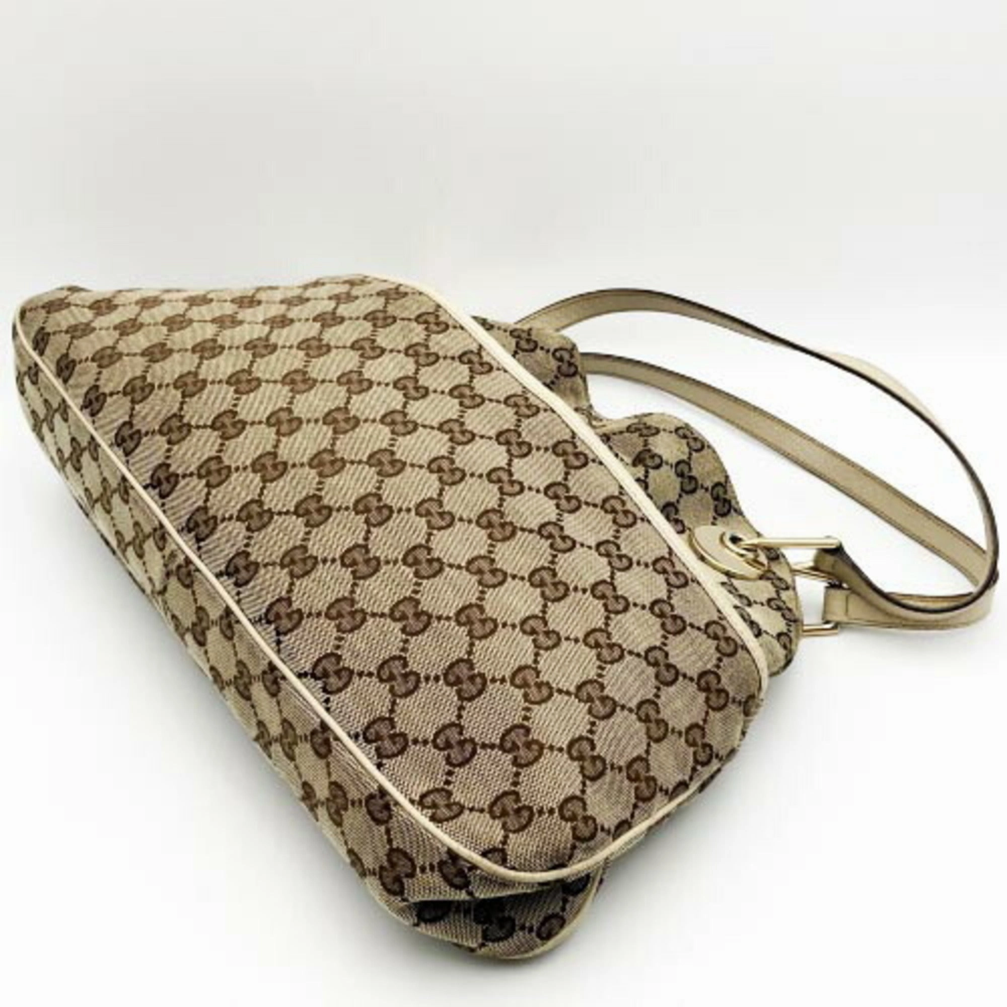 Gucci  Gg Canvas Handbag Shoulder Bag (Pre-Owned)