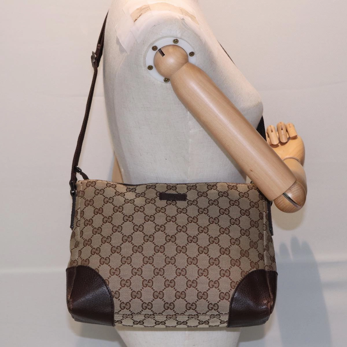 GUCCI GG Canvas Shoulder Bag Beige 114273  84223