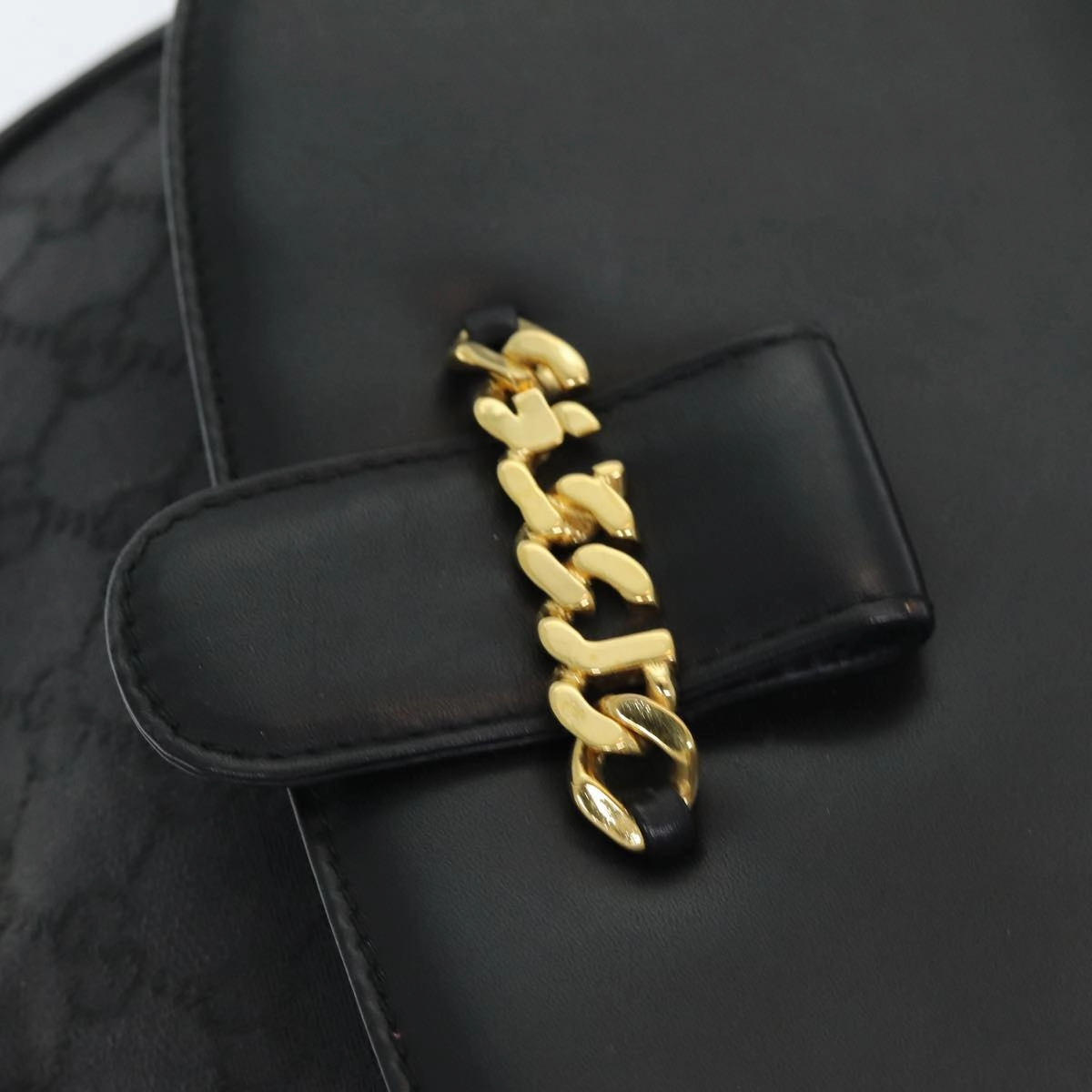 GUCCI GG Canvas Shoulder Bag Black  ep4943