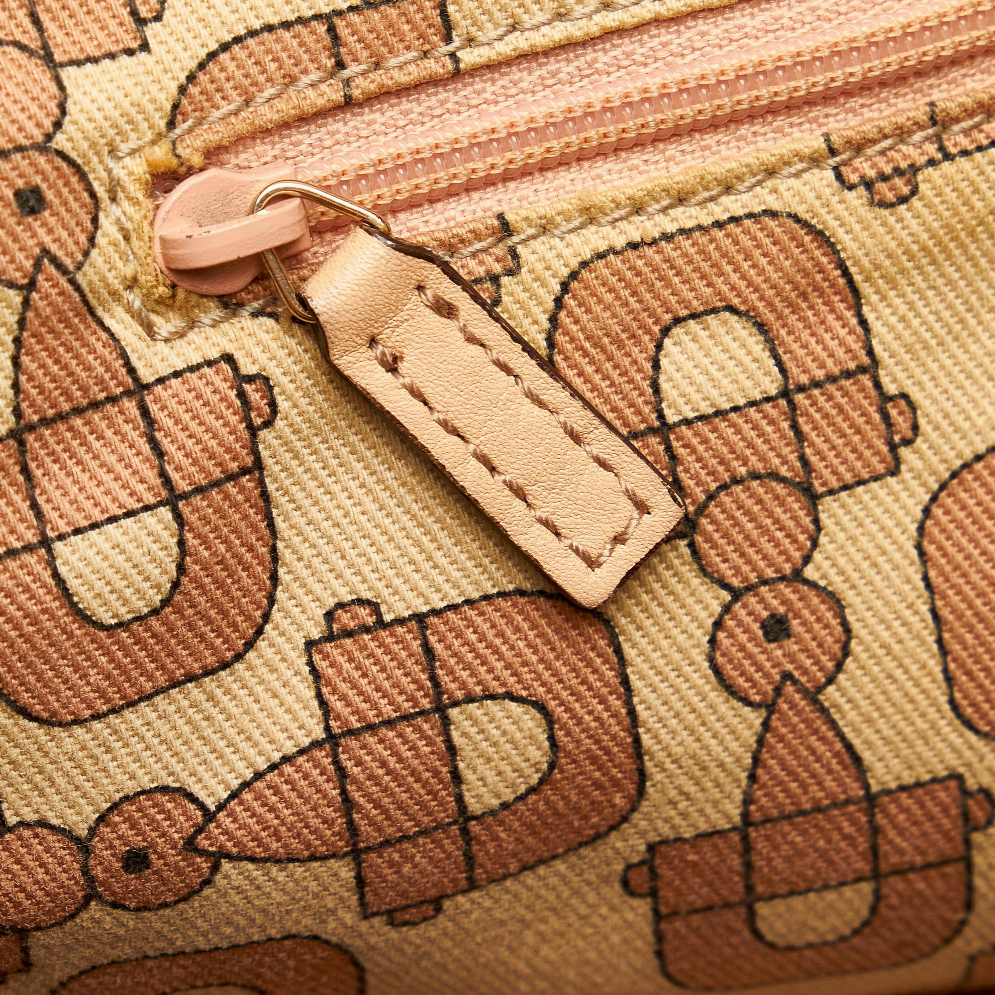 Gucci Guccissima Pelham Shoulder Bag (SHG-31949)