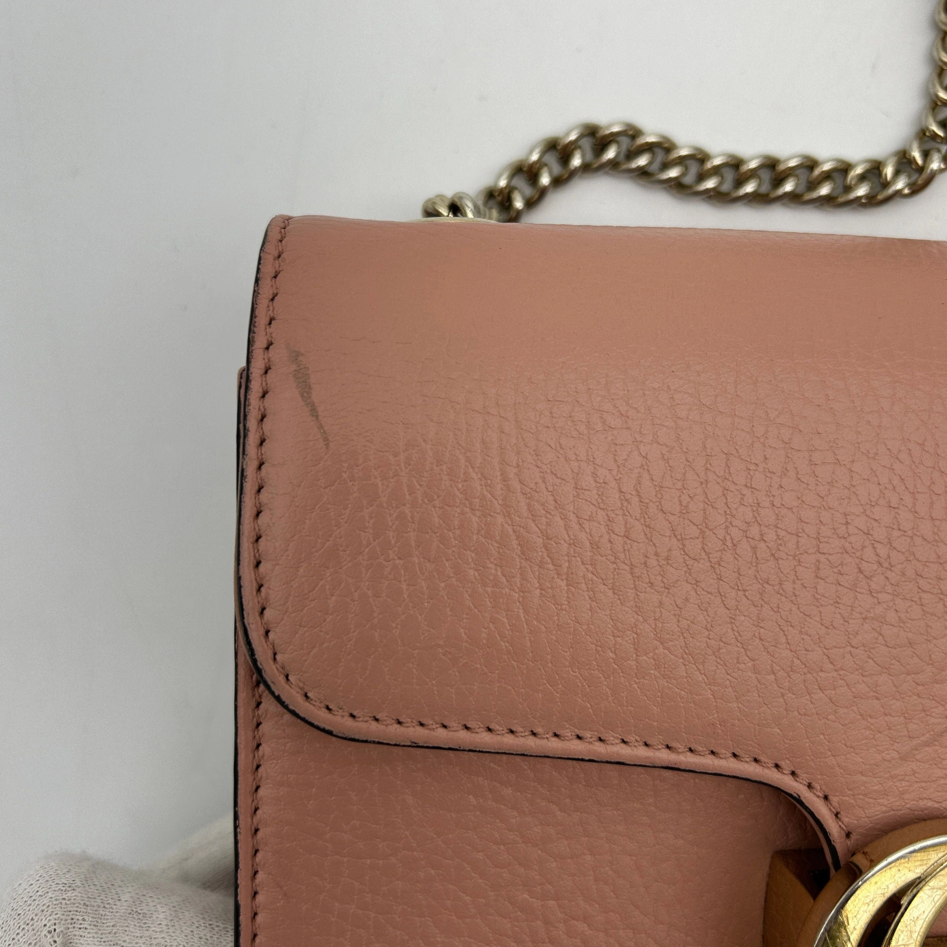 Gucci Interlocking G Shoulder Bag gu6947cc