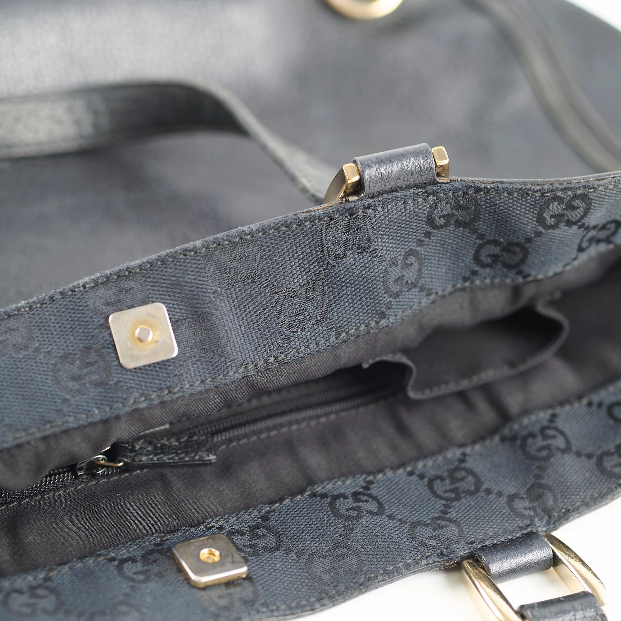 Gucci Leather Abbey Tote Black