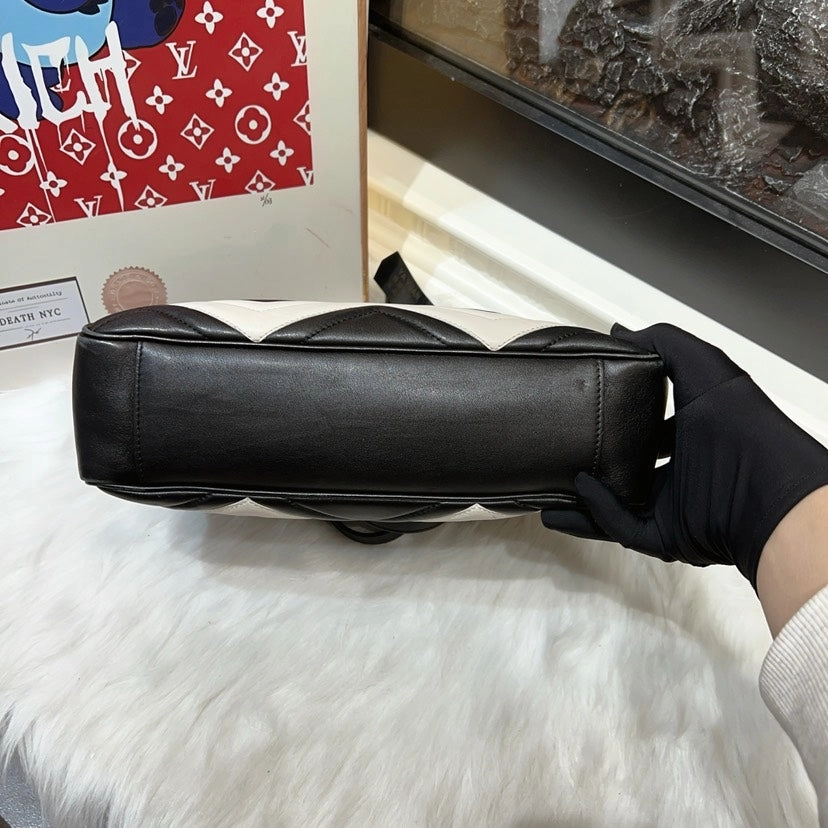 Gucci Marmont Black White Shoulder Bag
