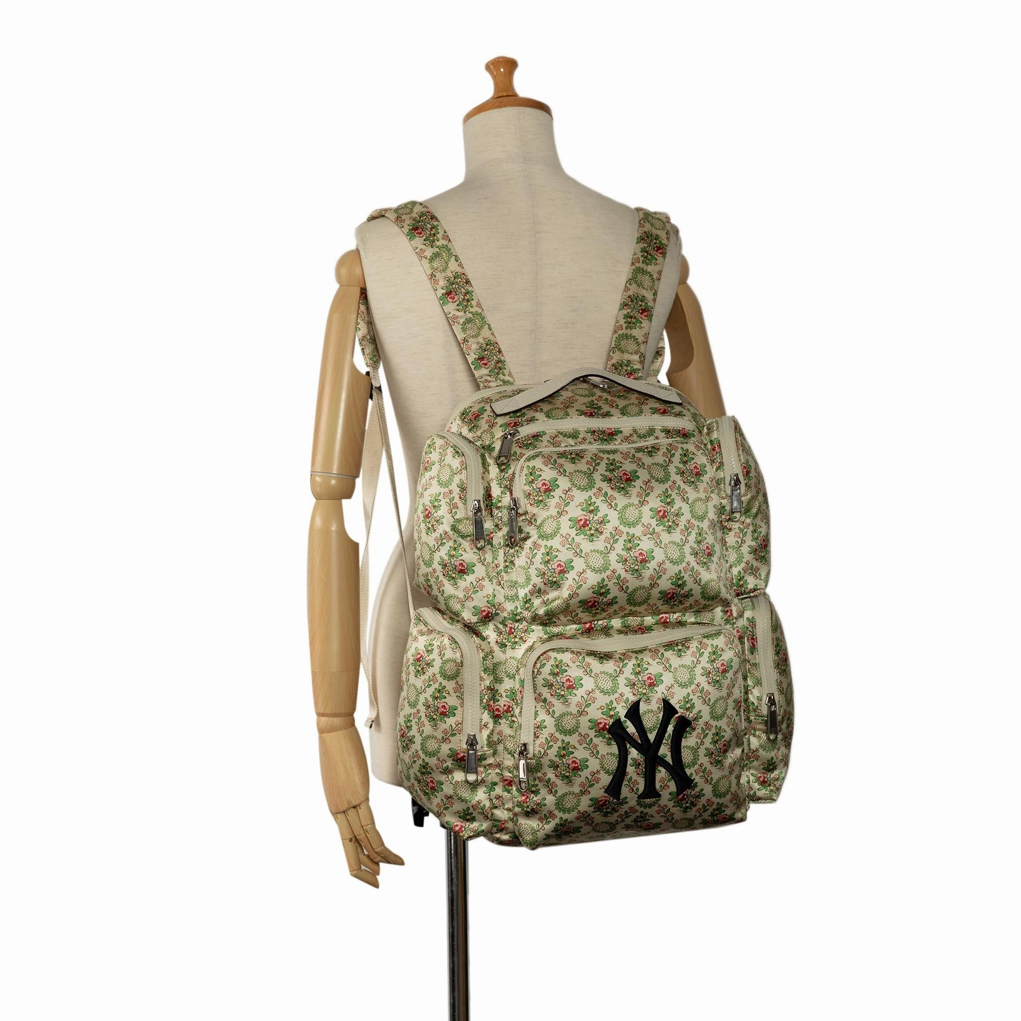 Gucci MLB Floral Satin NY Yankees Patch Backpack (SHG-RhoNm4)
