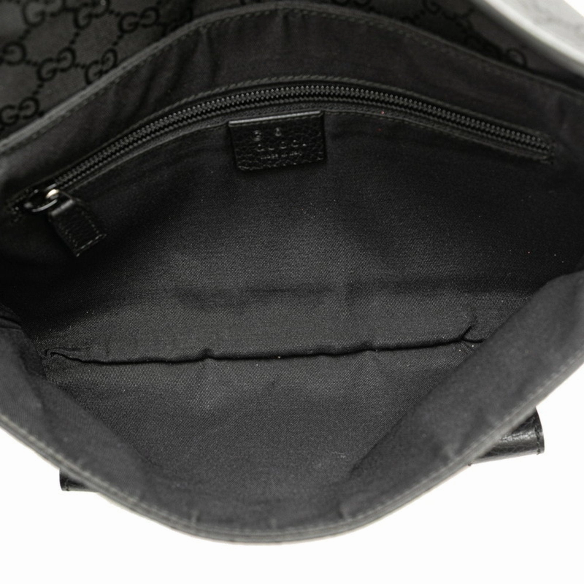 Gucci Nylon Leather Fanny Pack Sling Bag (Pre-Owned)