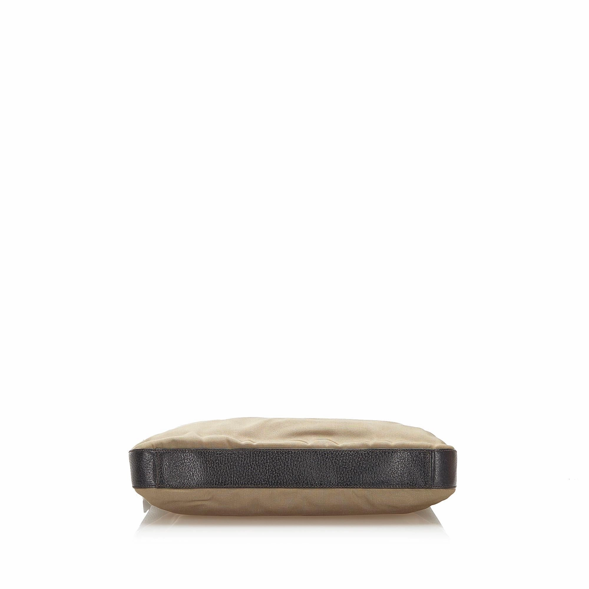 Gucci Nylon Shoulder Bag (SHG-32183)