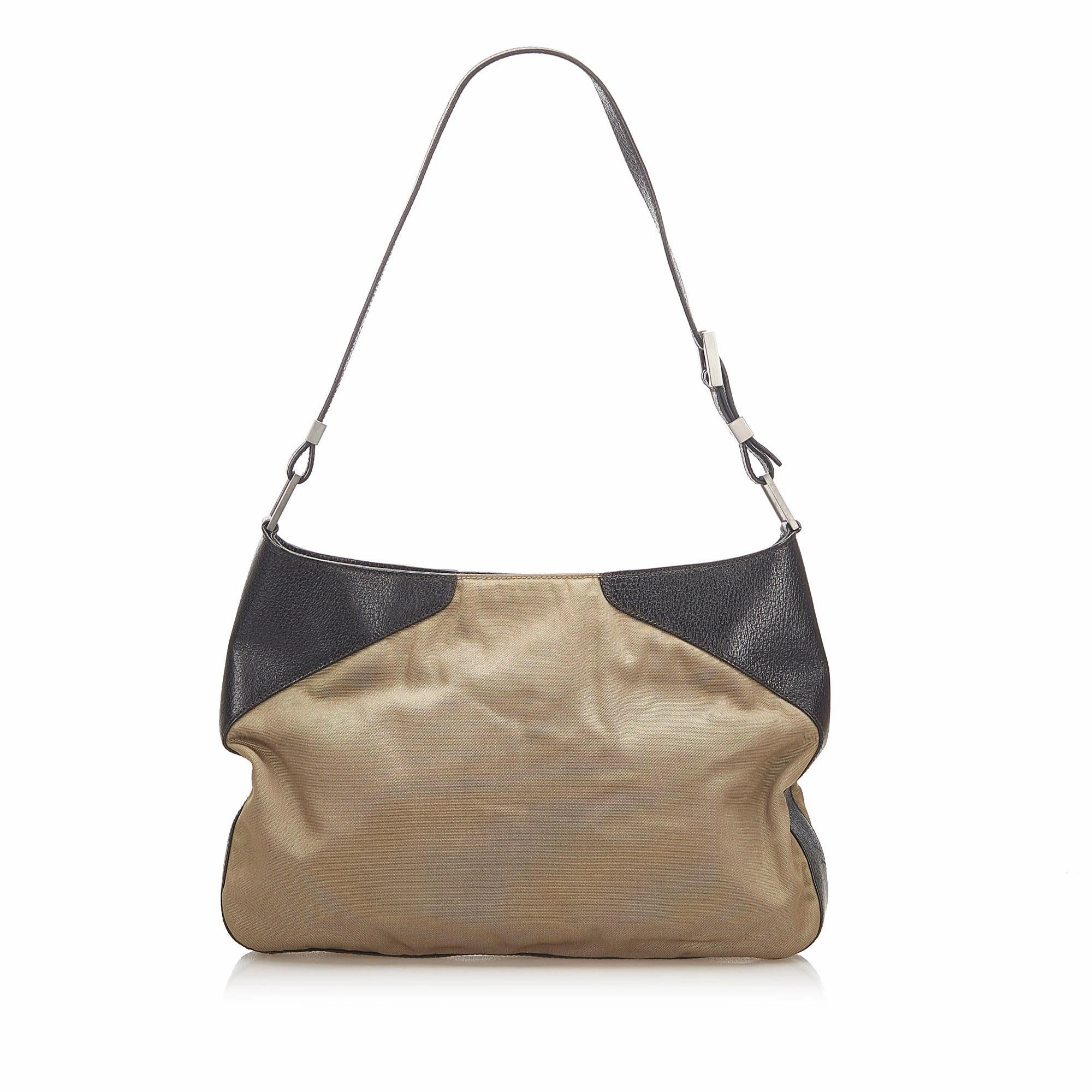 Gucci Nylon Shoulder Bag (SHG-32183)