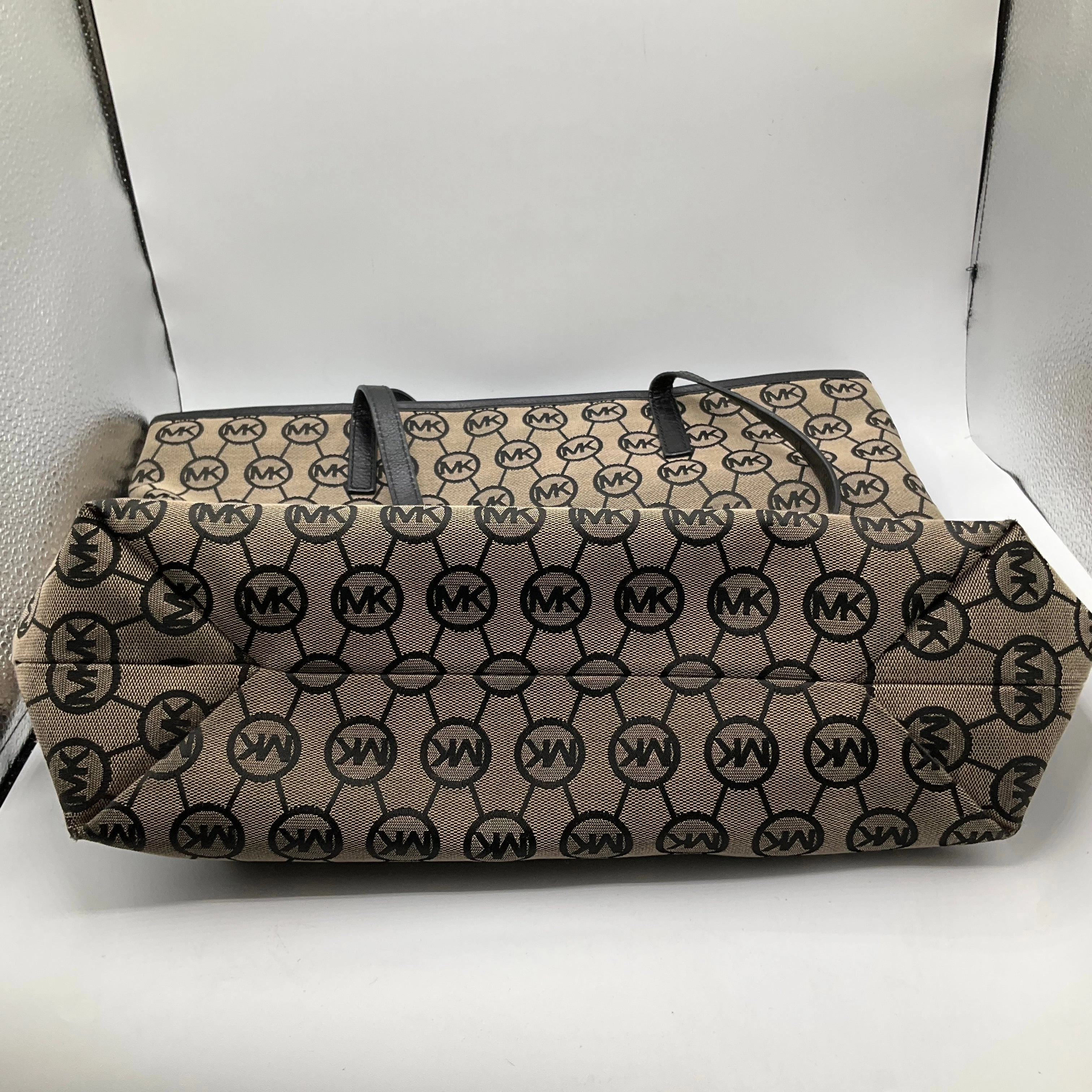 Handbag Designer By Michael Kors, Size: Large