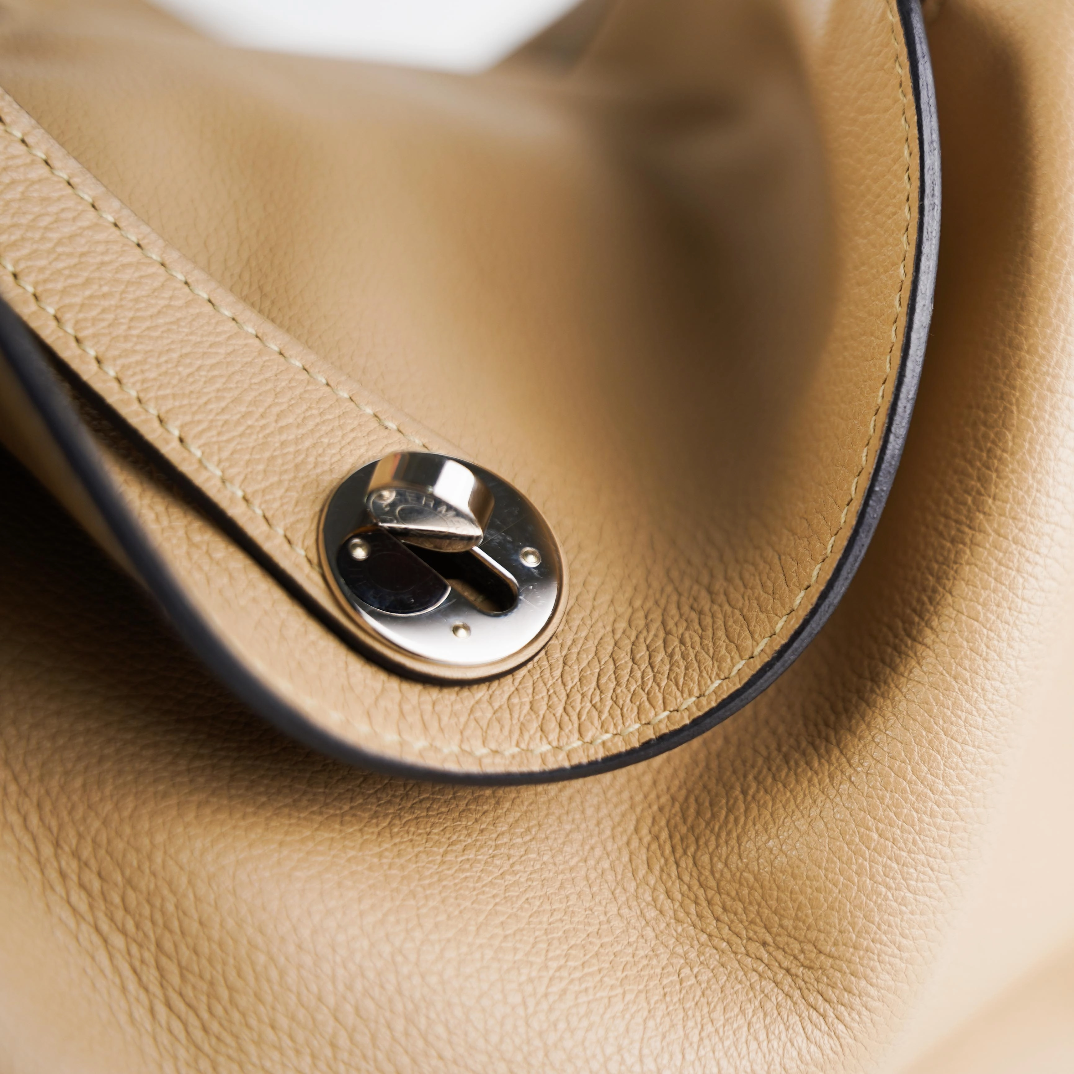 Hermes Lindy 30 Evercolor Trench - Stamp X