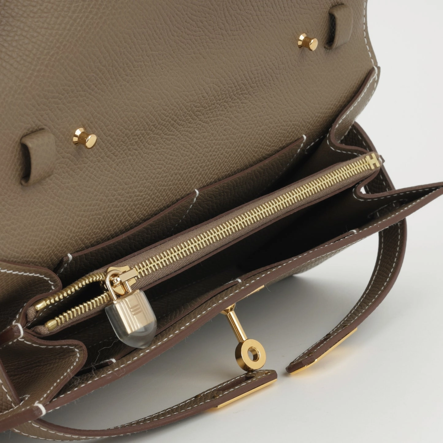 Herms Herms - Kelly To Go Wallet - Etoupe Epsom GHW - 2025 - Brand New