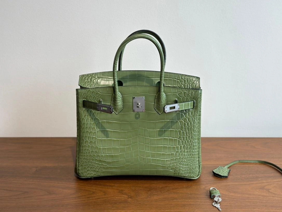 High-end Luxury Classic Togo Leather Bag with Silver-Tone Hardware and Crocodile Pattern  A Must-Have Designer Bag, Perfect Gift for Her