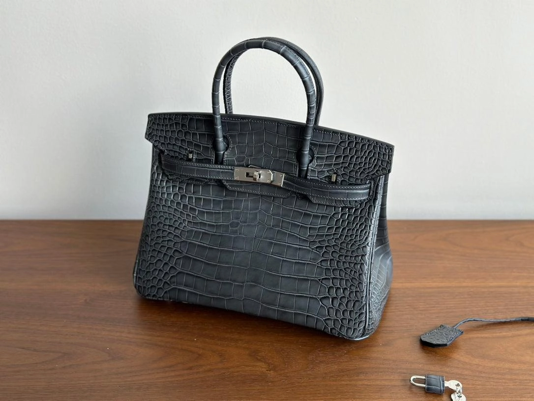 High-end Luxury Classic Togo Leather Bag with Silver-Tone Hardware and Crocodile Pattern  A Must-Have Designer Bag, Perfect Gift for Her