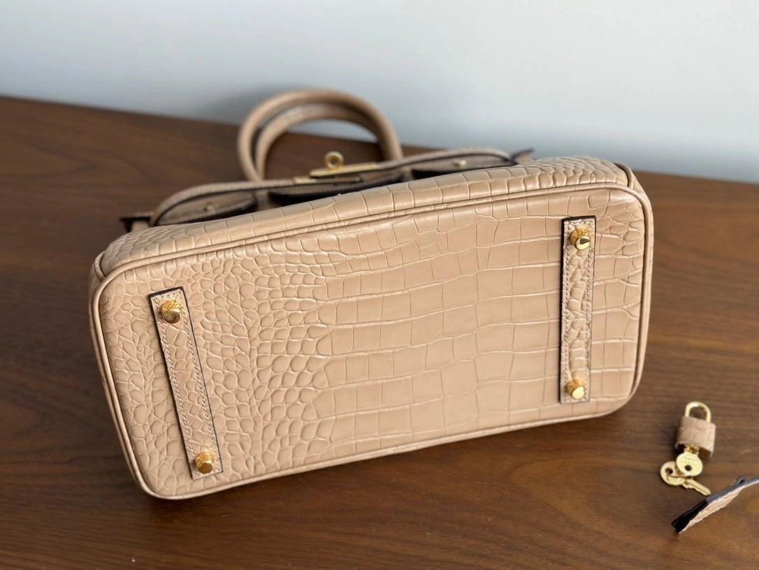 High-end Luxury Classic Togo Leather Bag with Silver-Tone Hardware and Crocodile Pattern  A Must-Have Designer Bag, Perfect Gift for Her