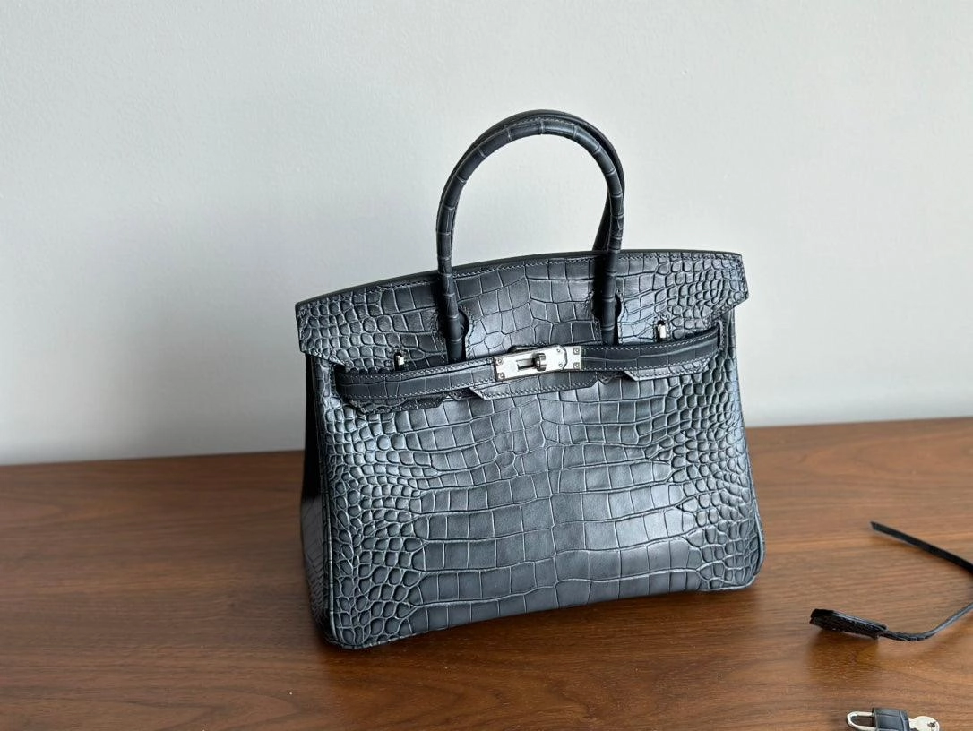 High-end Luxury Classic Togo Leather Bag with Silver-Tone Hardware and Crocodile Pattern  A Must-Have Designer Bag, Perfect Gift for Her