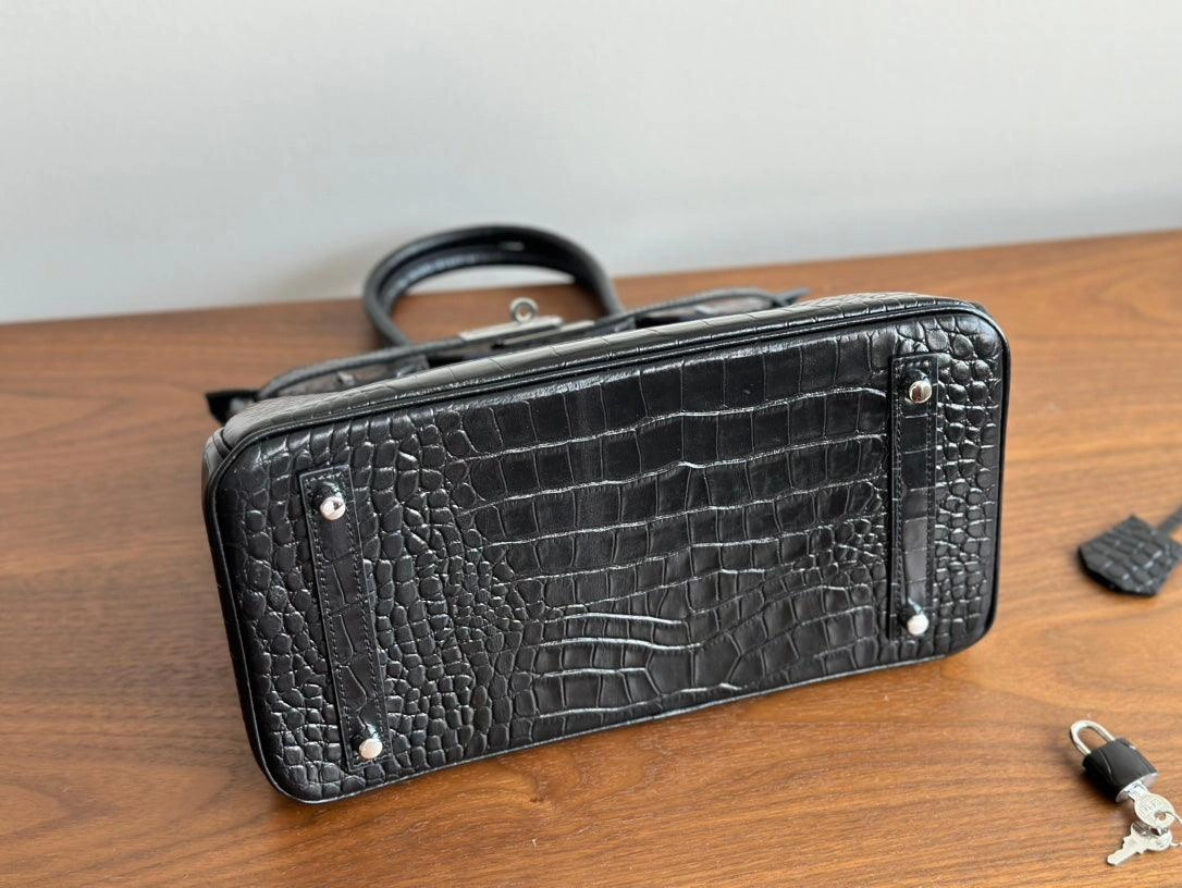 High-end Luxury Classic Togo Leather Bag with Silver-Tone Hardware and Crocodile Pattern  A Must-Have Designer Bag, Perfect Gift for Her