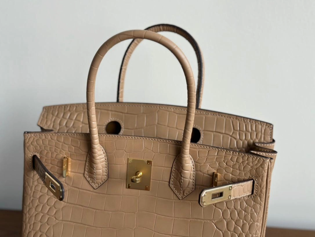 High-end Luxury Classic Togo Leather Bag with Silver-Tone Hardware and Crocodile Pattern  A Must-Have Designer Bag, Perfect Gift for Her