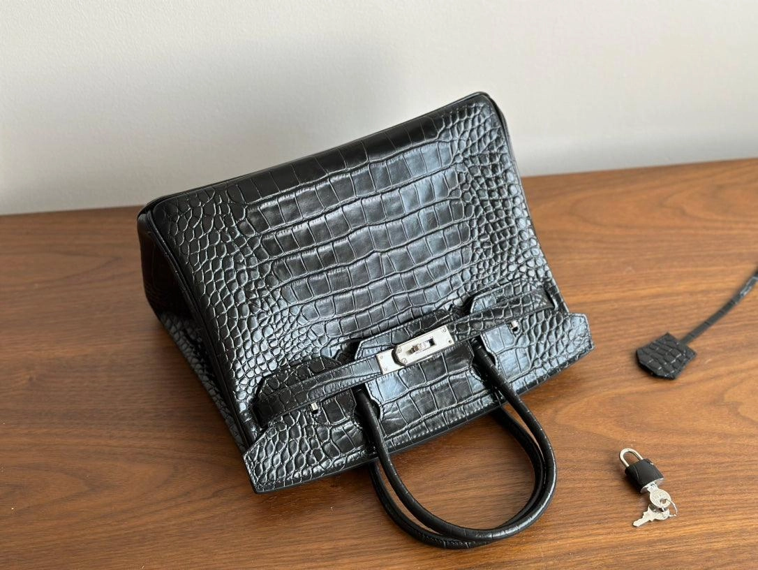 High-end Luxury Classic Togo Leather Bag with Silver-Tone Hardware and Crocodile Pattern  A Must-Have Designer Bag, Perfect Gift for Her