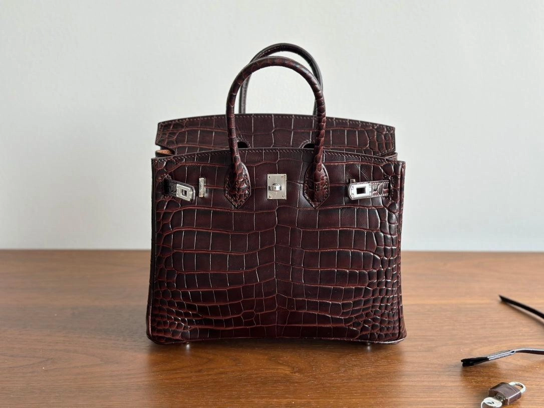 High-end Luxury Classic Togo Leather Bag with Silver-Tone Hardware and Crocodile Pattern  A Must-Have Designer Bag, Perfect Gift for Her