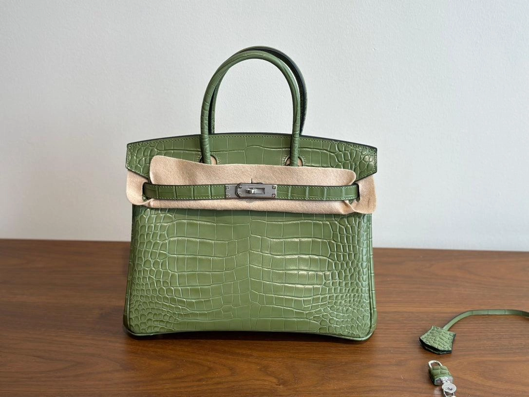 High-end Luxury Classic Togo Leather Bag with Silver-Tone Hardware and Crocodile Pattern  A Must-Have Designer Bag, Perfect Gift for Her