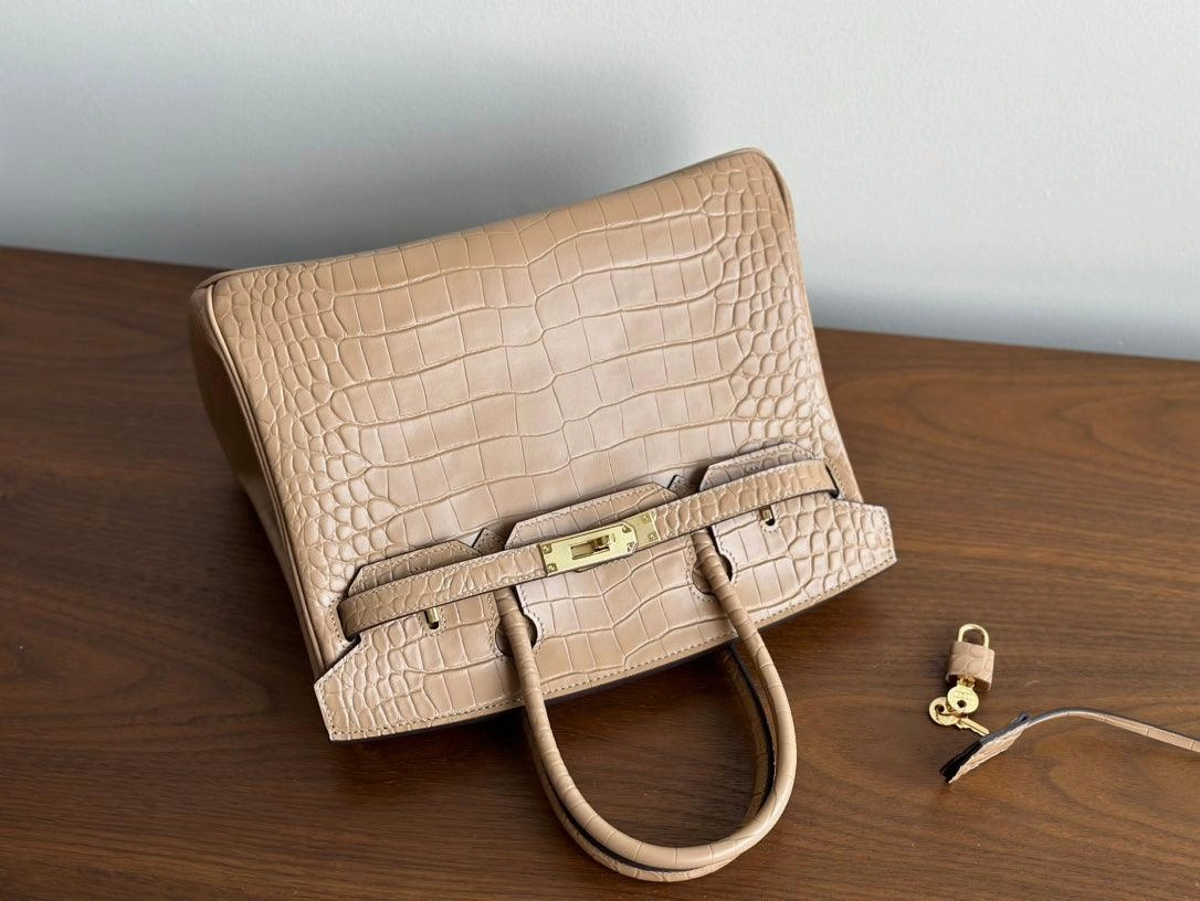 High-end Luxury Classic Togo Leather Bag with Silver-Tone Hardware and Crocodile Pattern  A Must-Have Designer Bag, Perfect Gift for Her