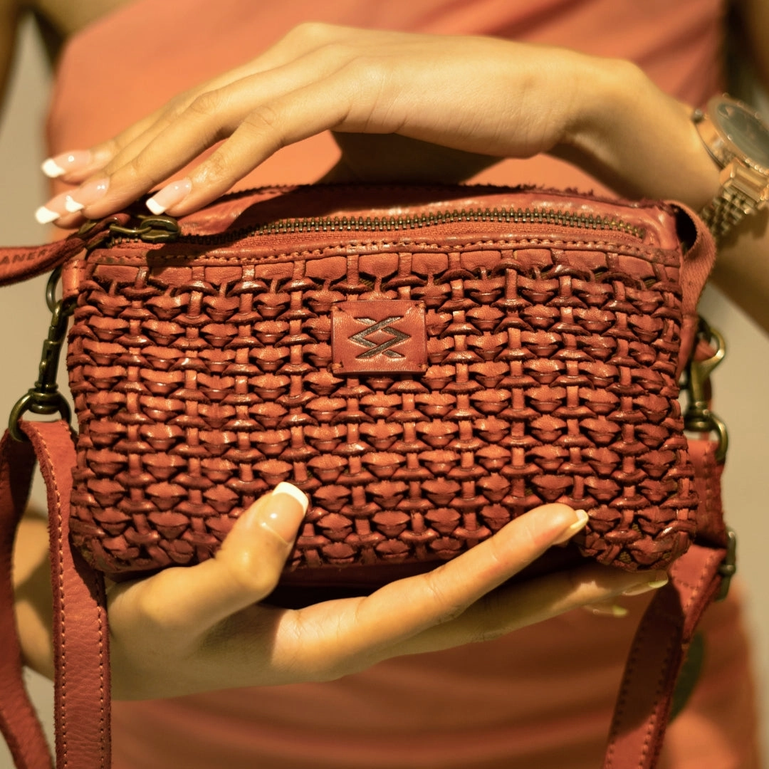 Levi - The Small Sling bag -Terracotta